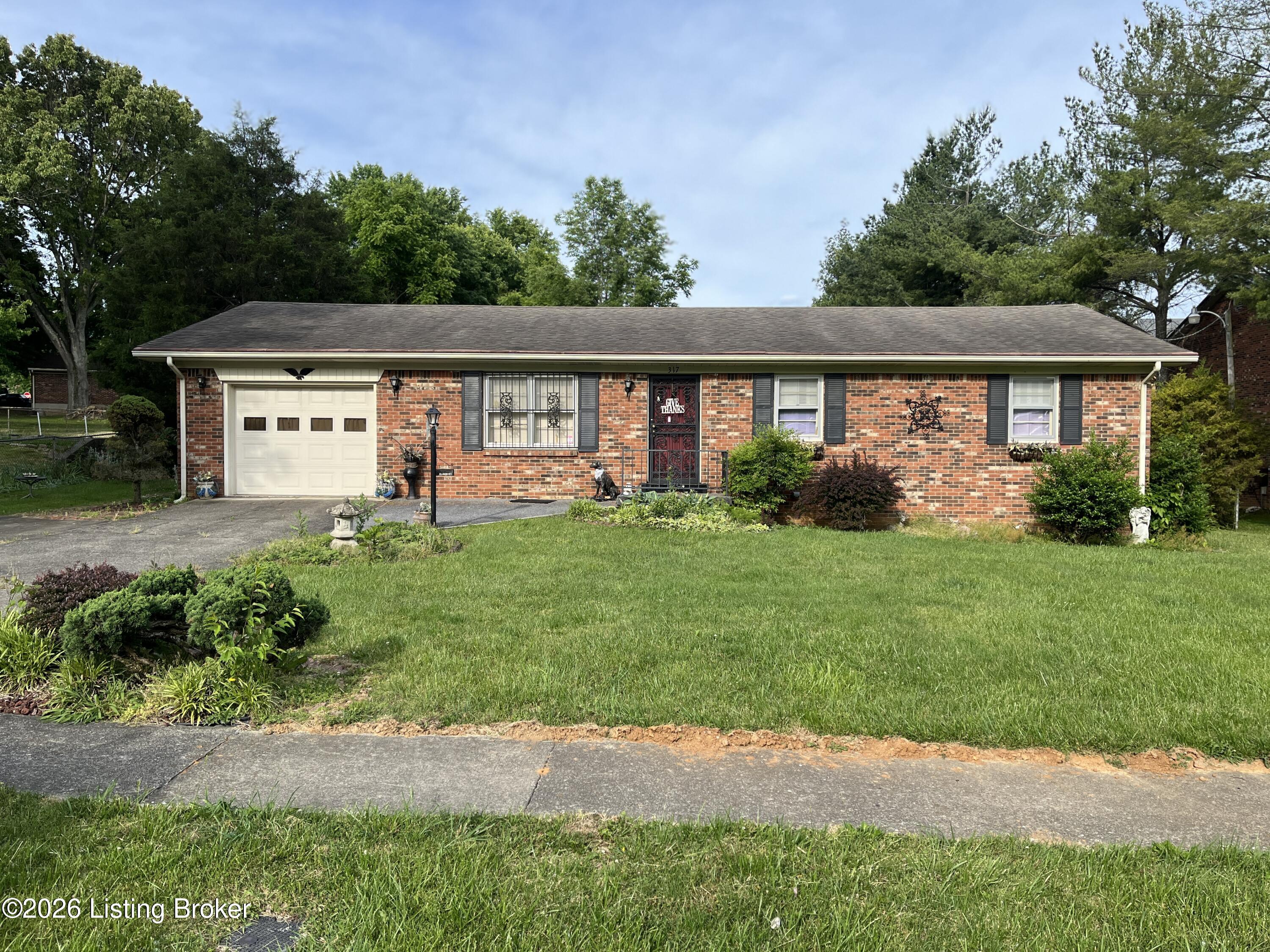 317 Berkley Ct Property Photo 2