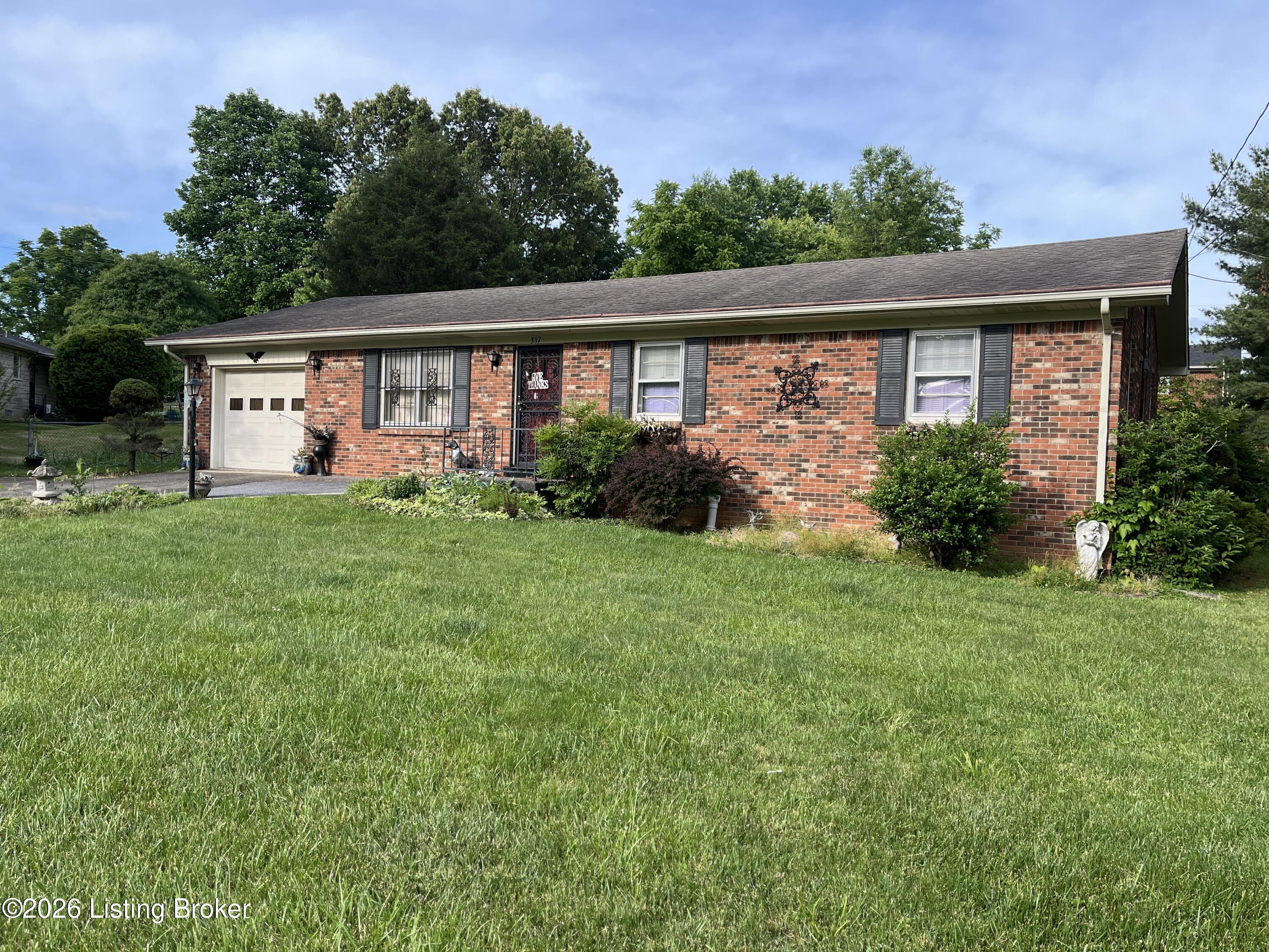 317 Berkley Ct Property Photo 3
