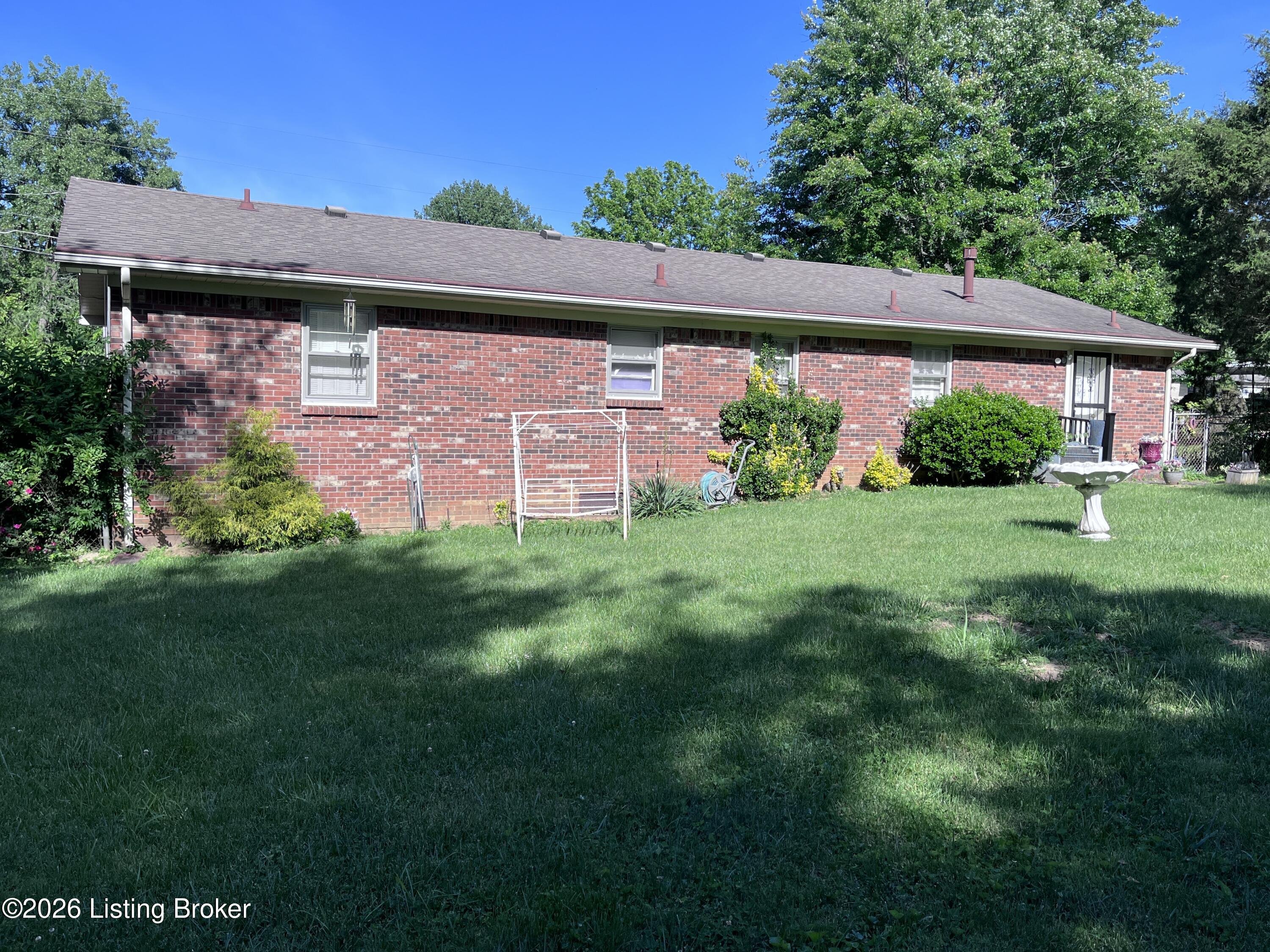 317 Berkley Ct Property Photo 5