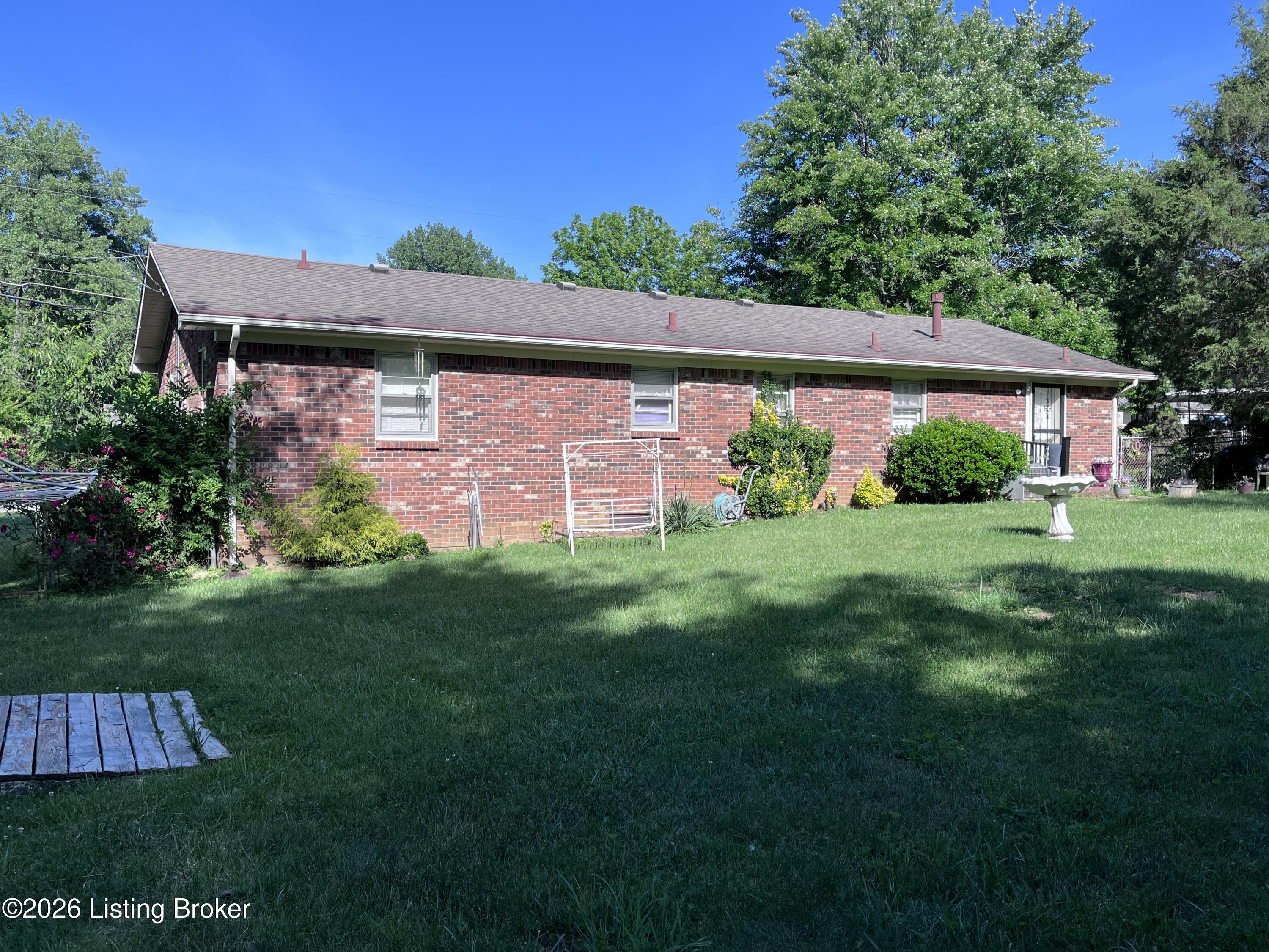 317 Berkley Ct Property Photo 6