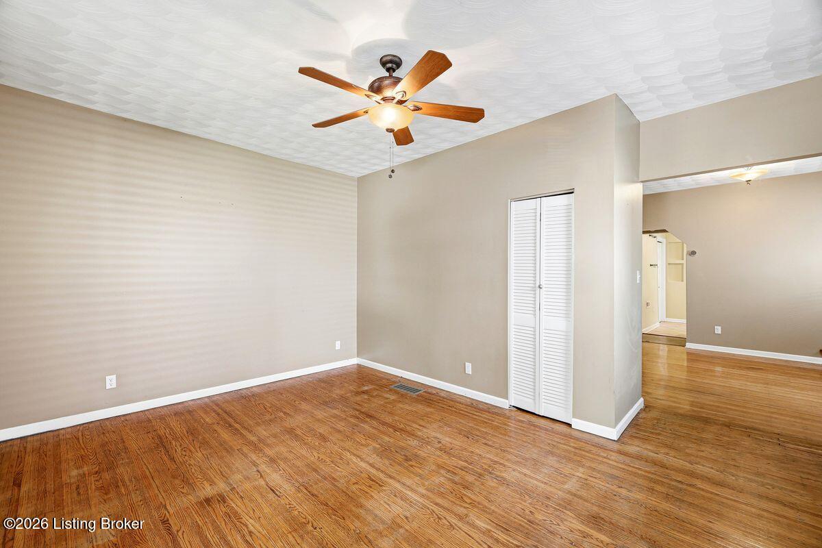 320 S Bayly Ave Property Photo 8
