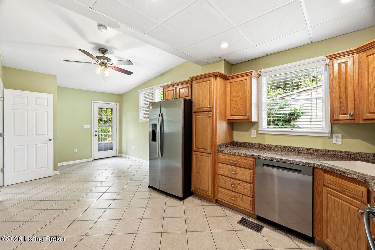 320 S Bayly Ave Property Photo 12