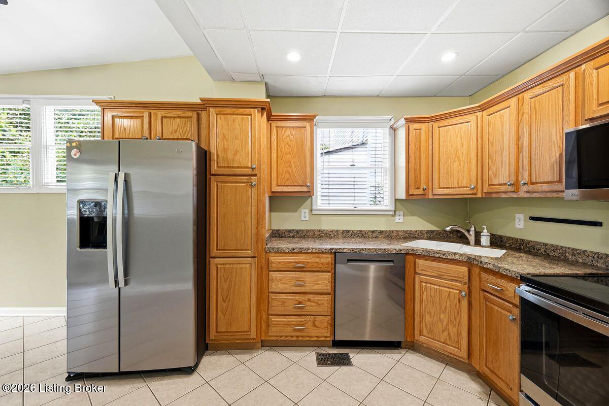 320 S Bayly Ave Property Photo 14