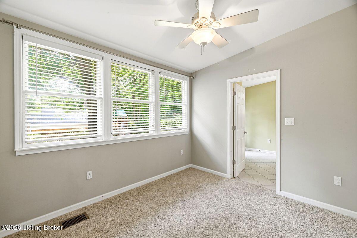 320 S Bayly Ave Property Photo 18