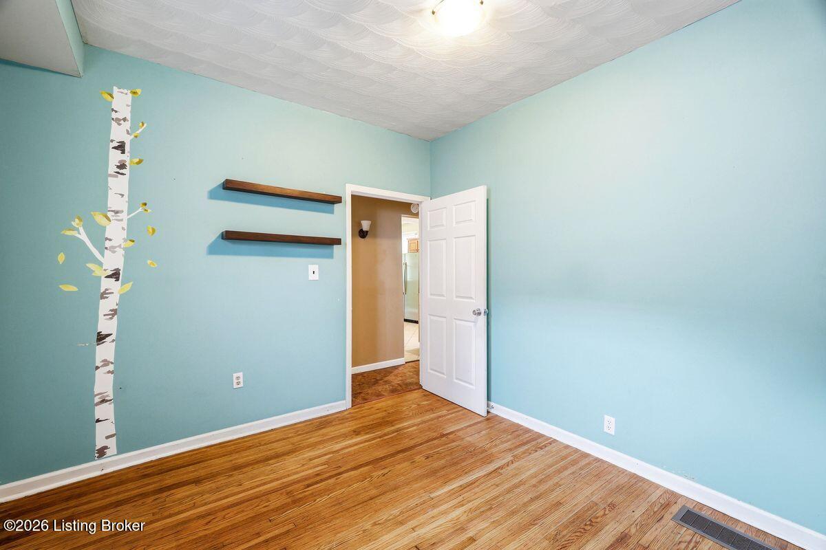 320 S Bayly Ave Property Photo 20