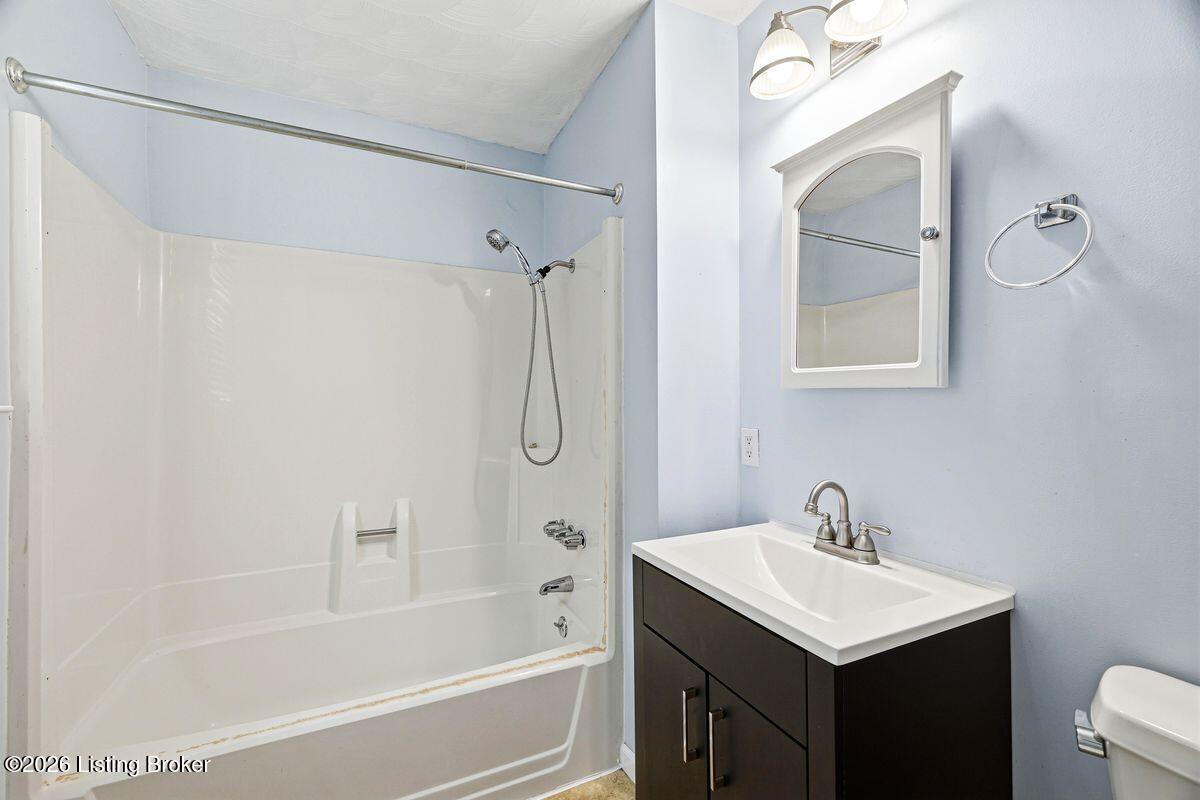 320 S Bayly Ave Property Photo 24