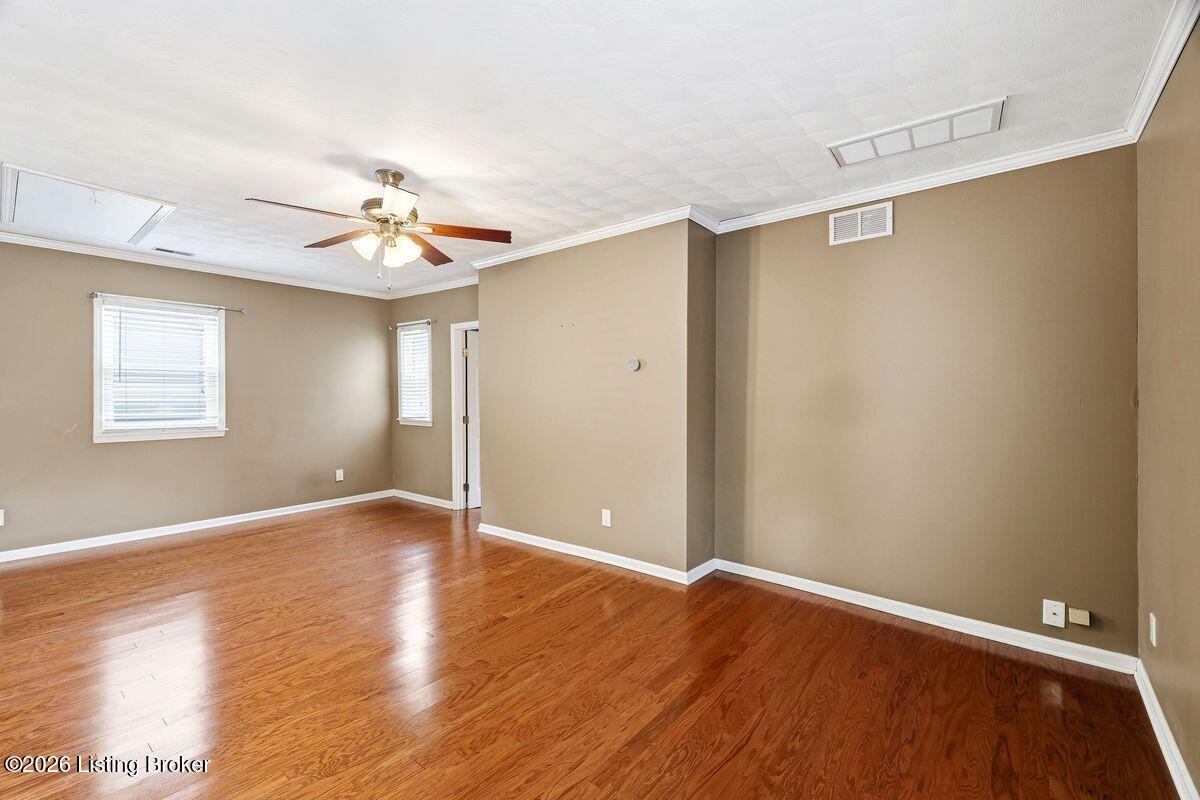 320 S Bayly Ave Property Photo 27