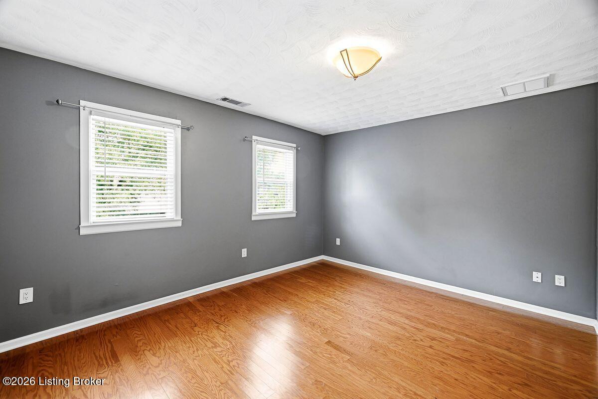 320 S Bayly Ave Property Photo 28