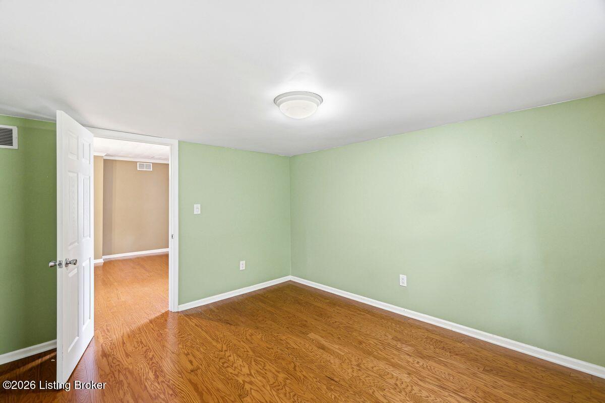 320 S Bayly Ave Property Photo 32