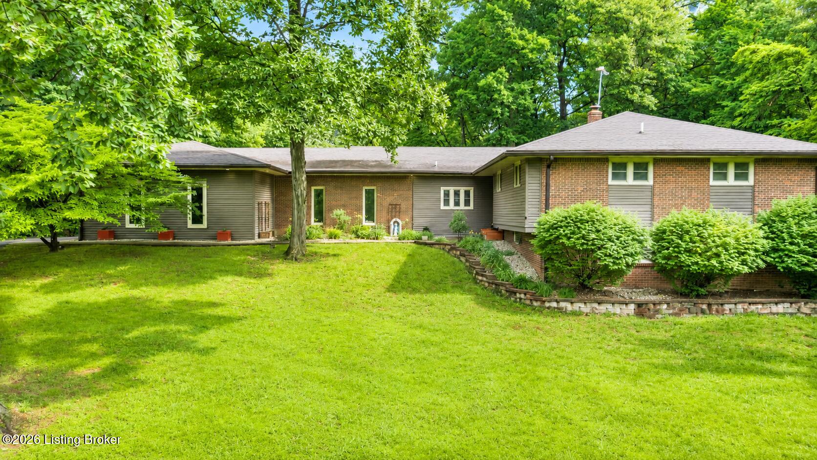 3140 Yorkshire Dr Property Photo 1