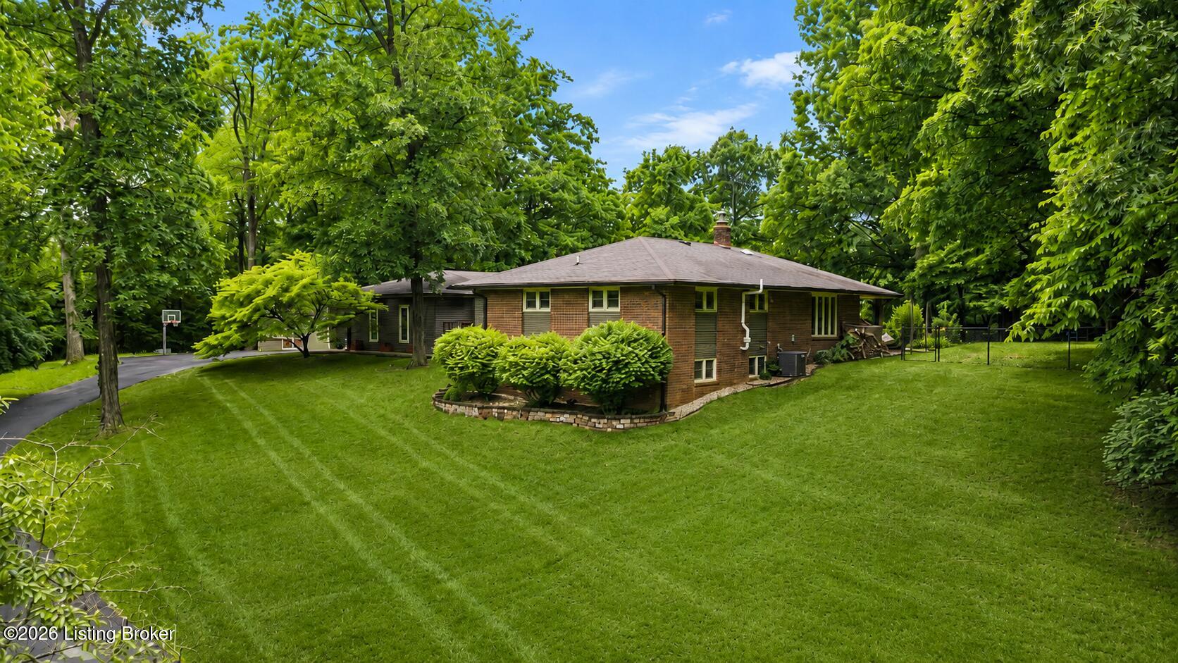 3140 Yorkshire Dr Property Photo 35
