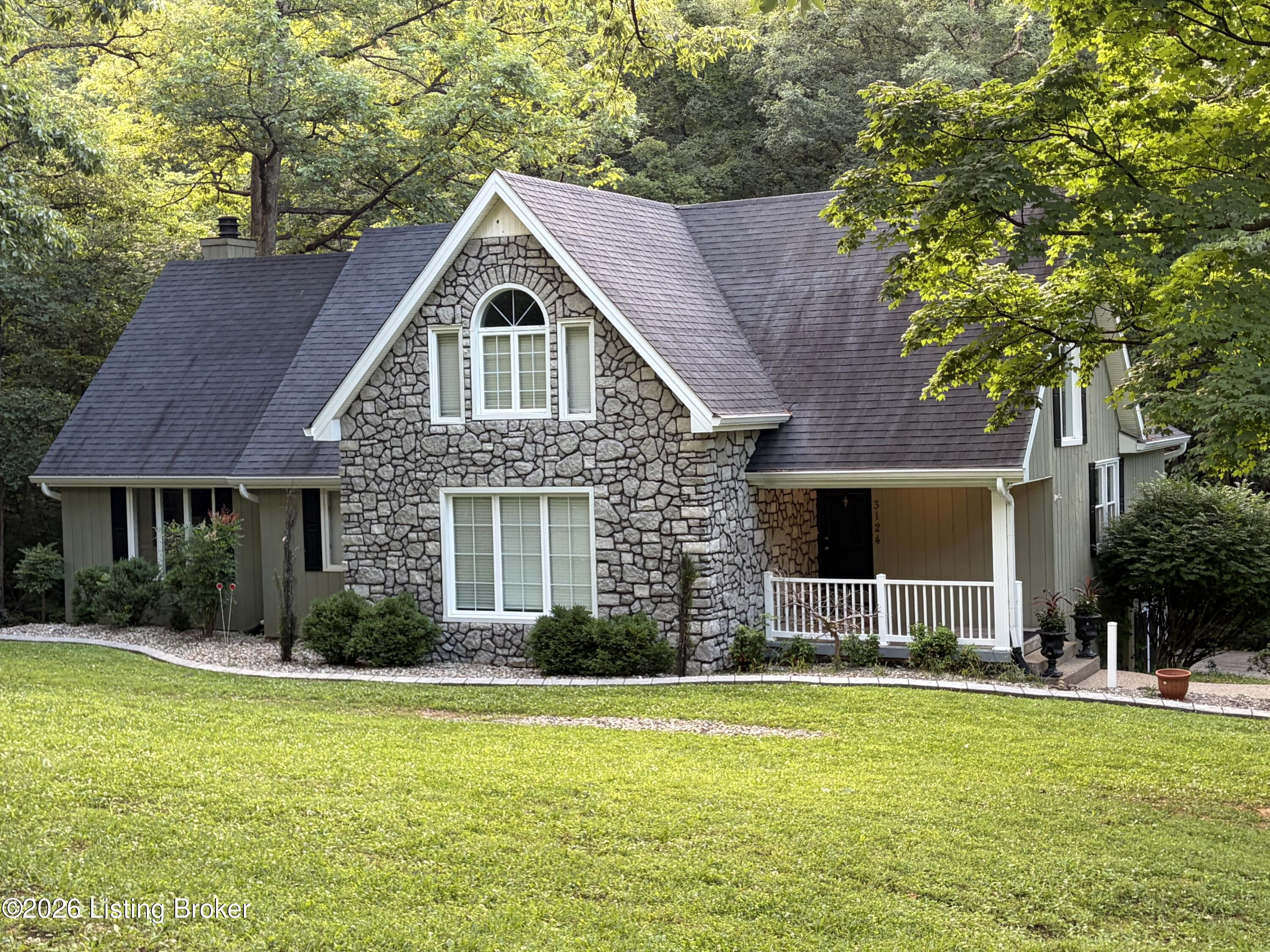 3124 Yorkshire Dr Property Photo 1