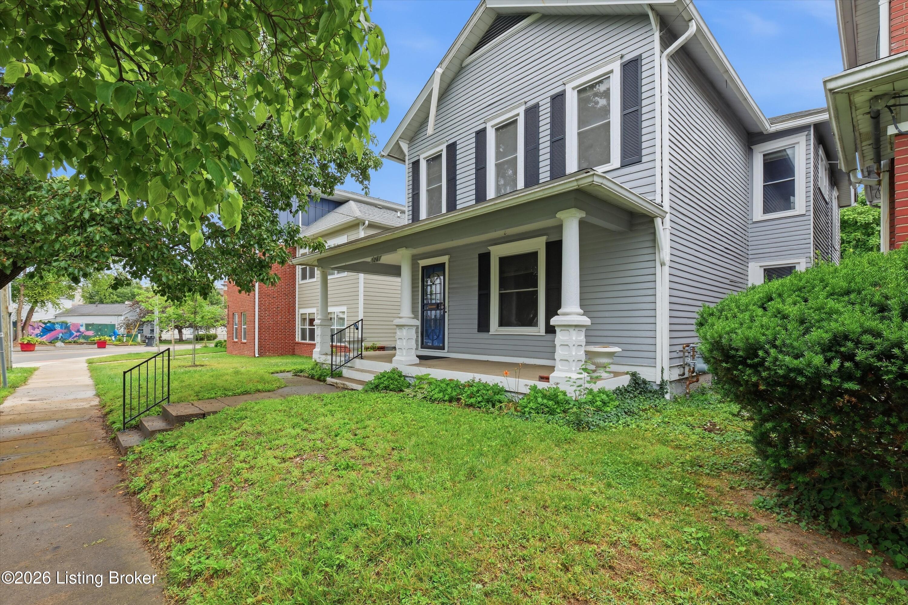 526 Atwood St Property Photo 3
