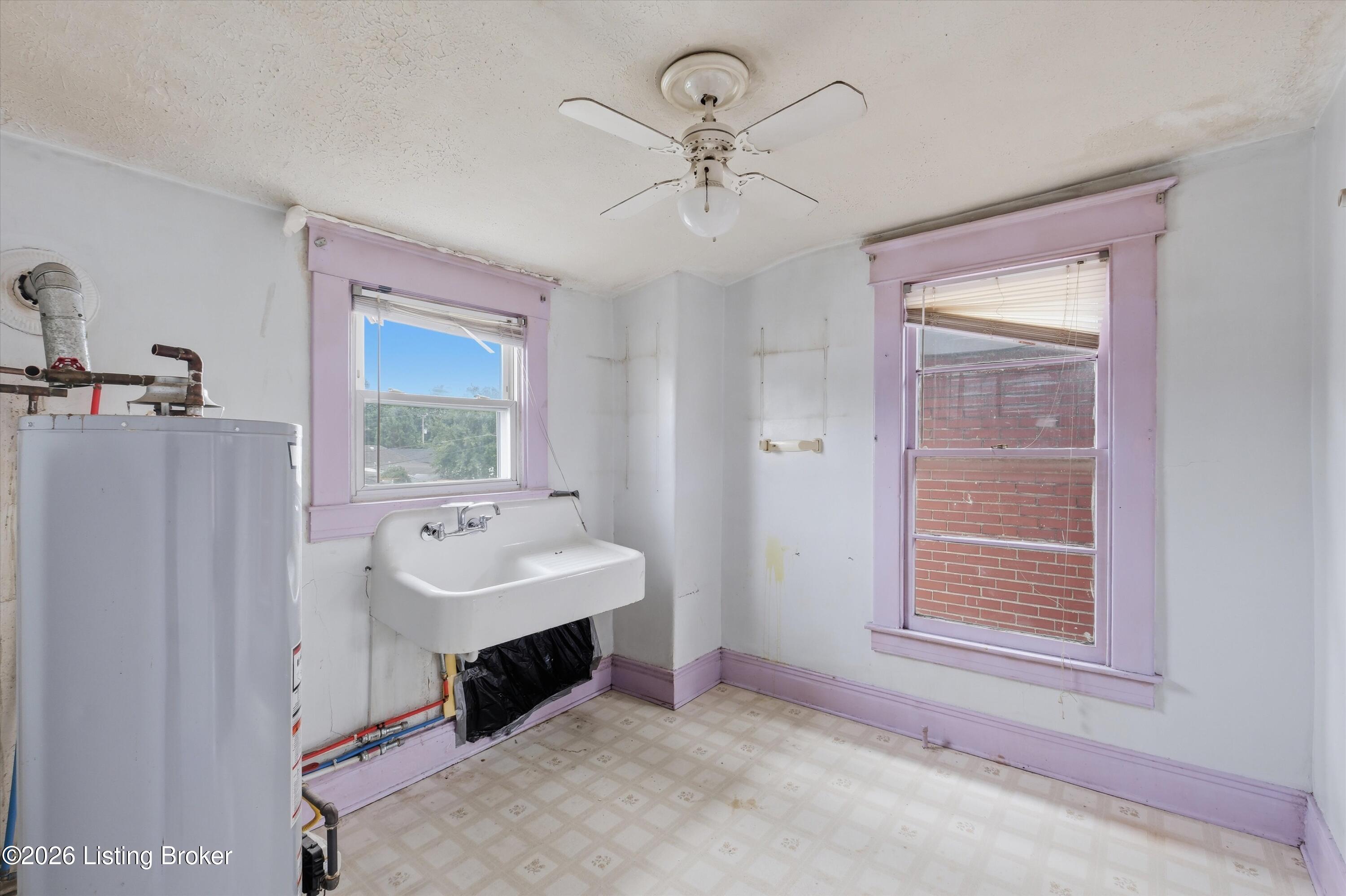 526 Atwood St Property Photo 38