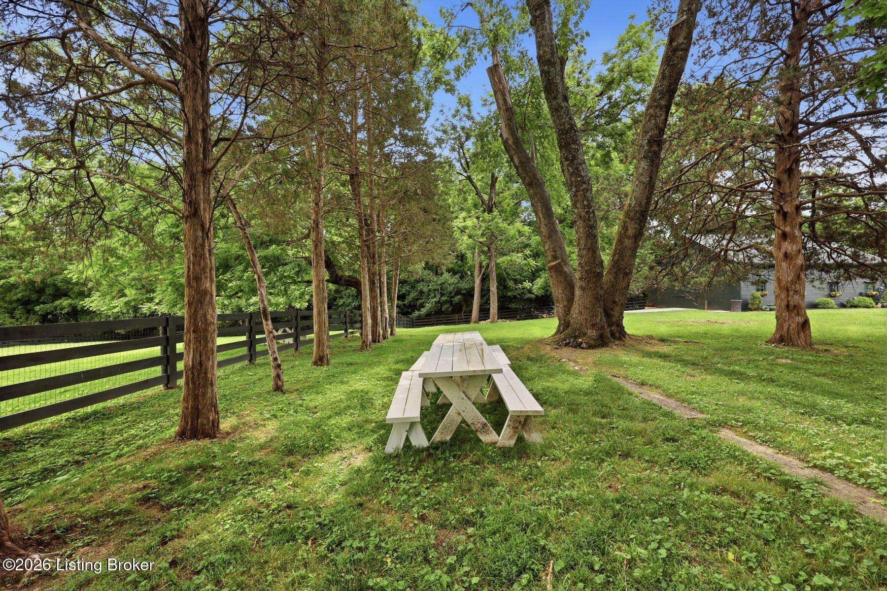11005 Park Rd Property Photo 92