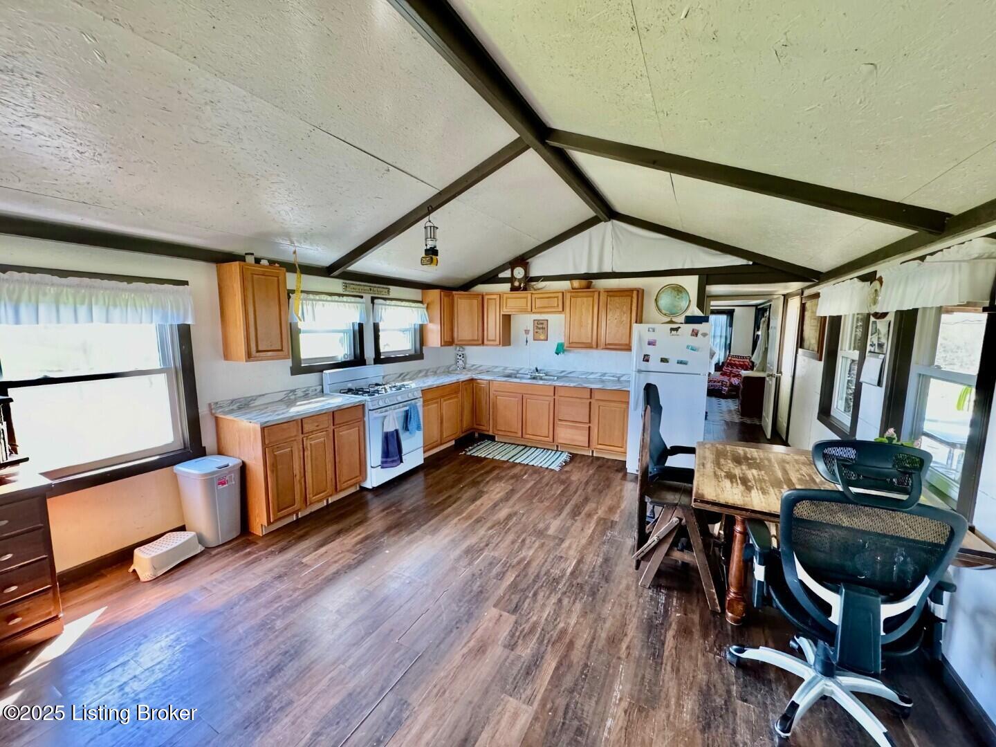 5651 Battle Rd Property Photo 3