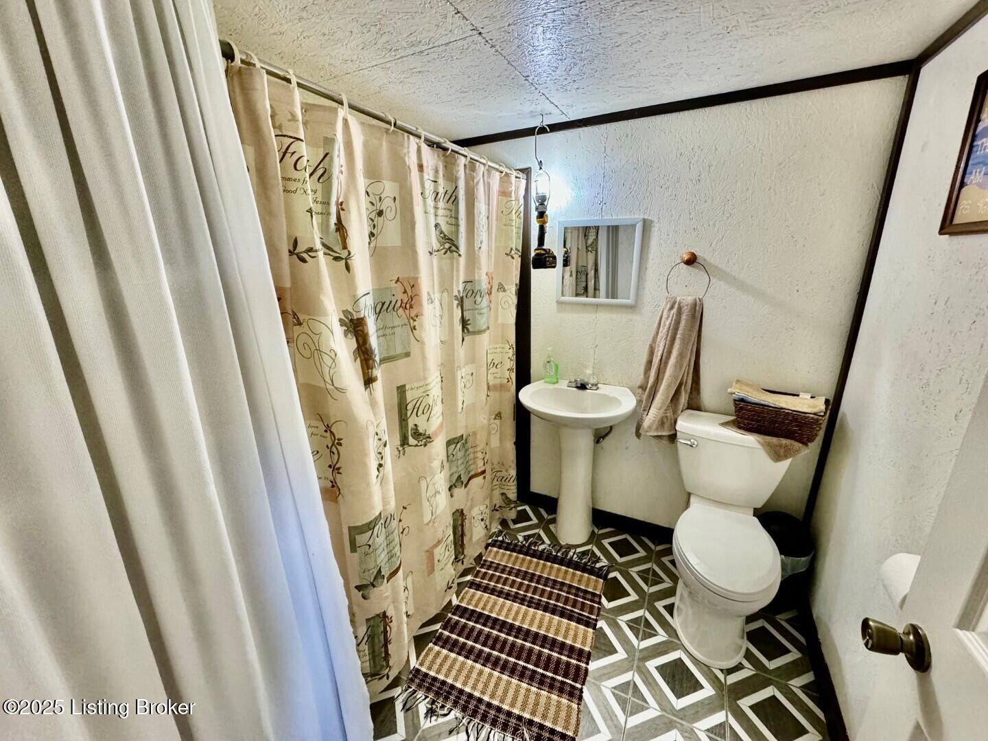 5651 Battle Rd Property Photo 8