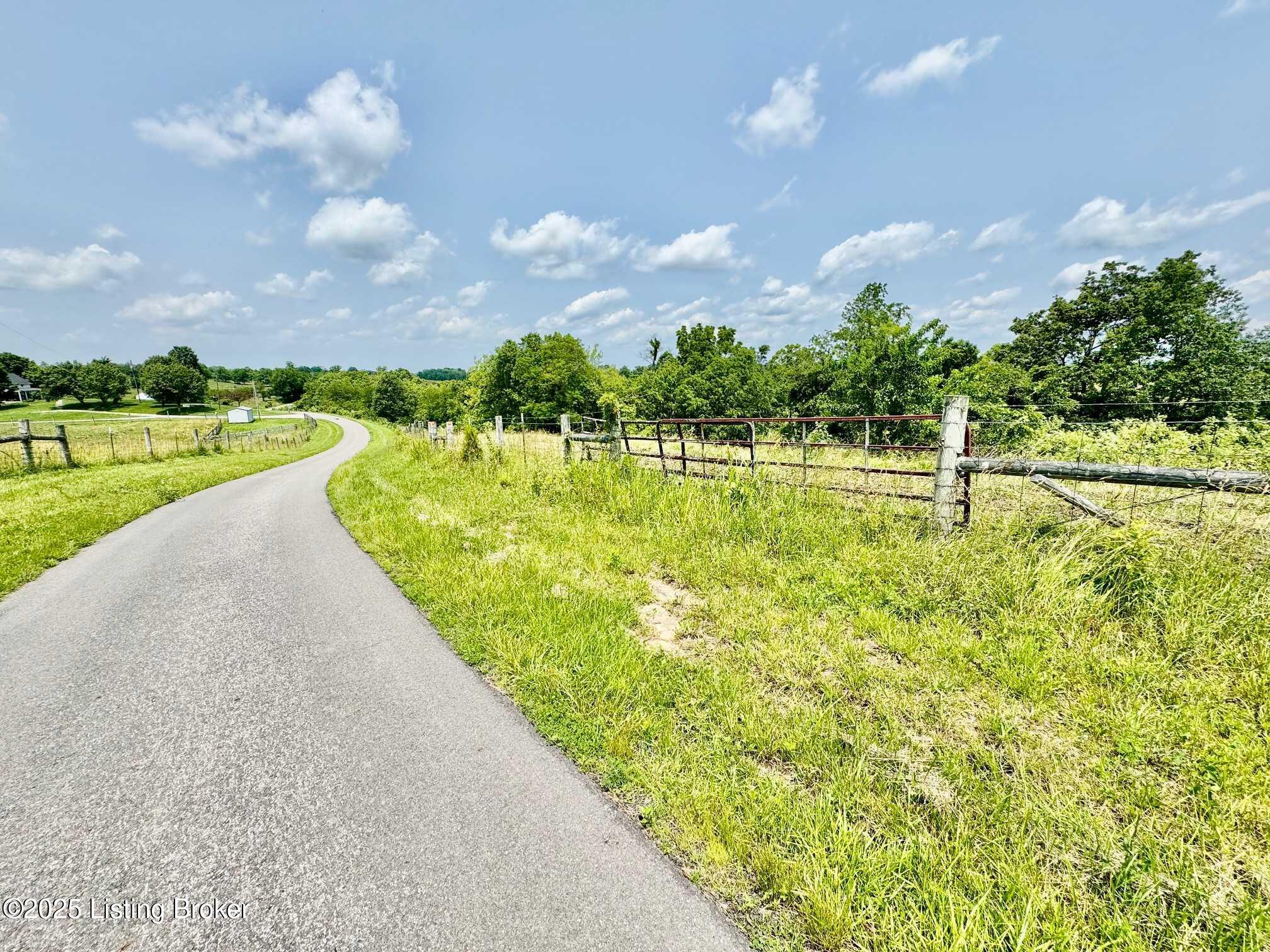 3800 Baker Ridge Rd Property Photo 1