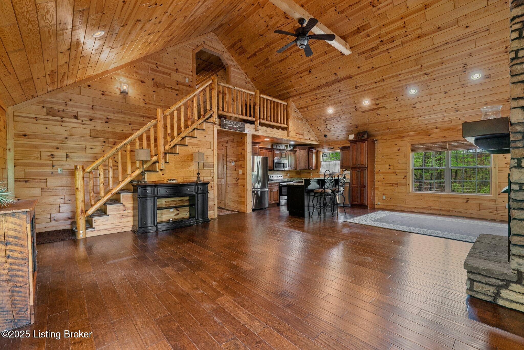 207 Ironwood Dr Property Photo 3