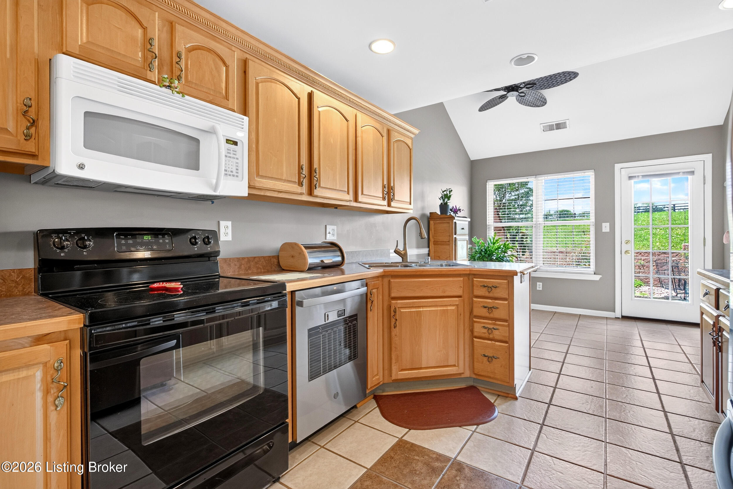4213 Garden Ridge Rd Property Photo 13
