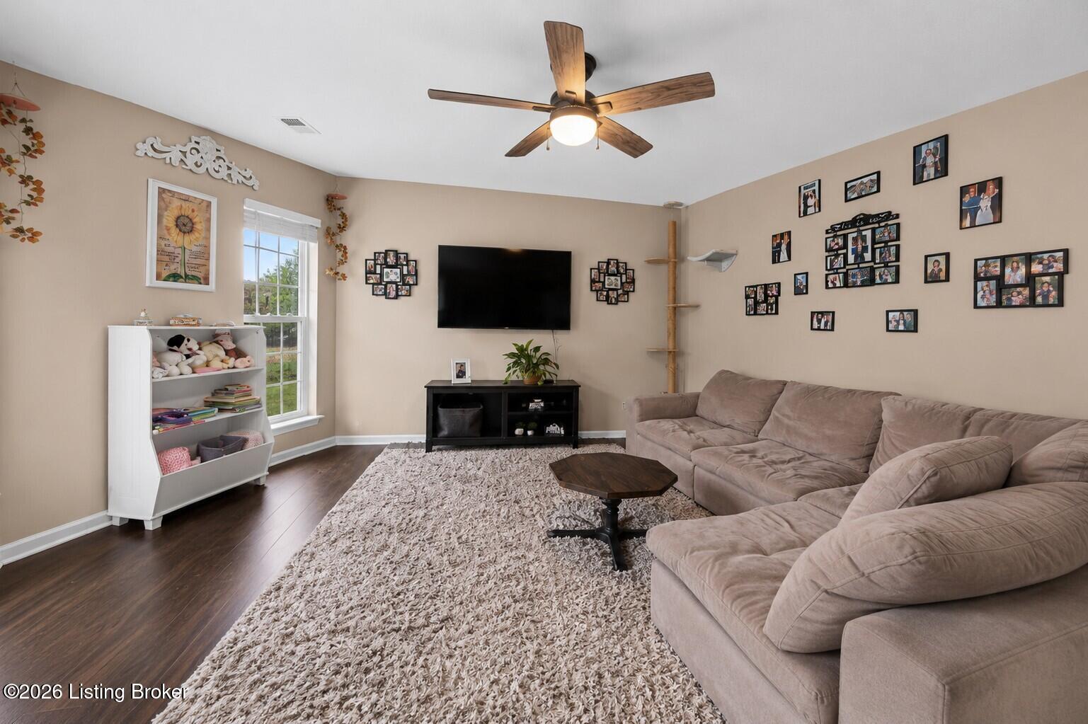 10514 Harrogate Ct Property Photo 5