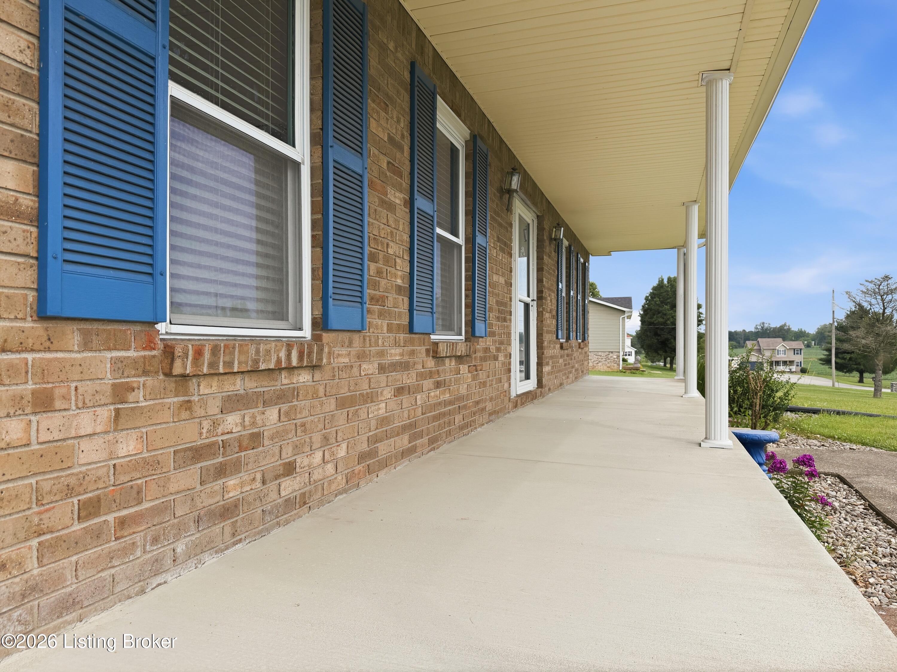 65 Brenda Ct Property Photo 5