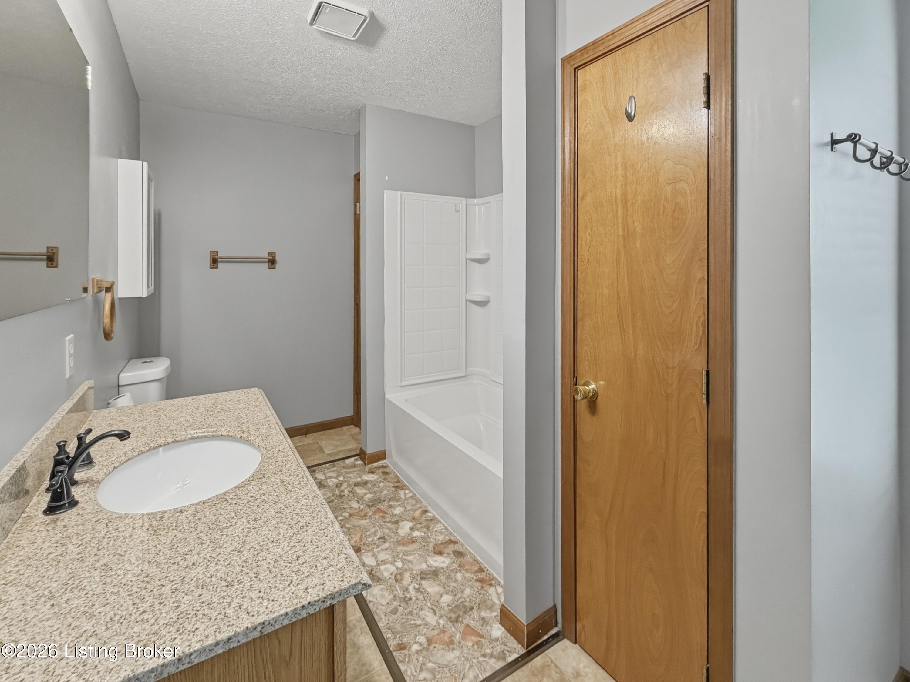 65 Brenda Ct Property Photo 16