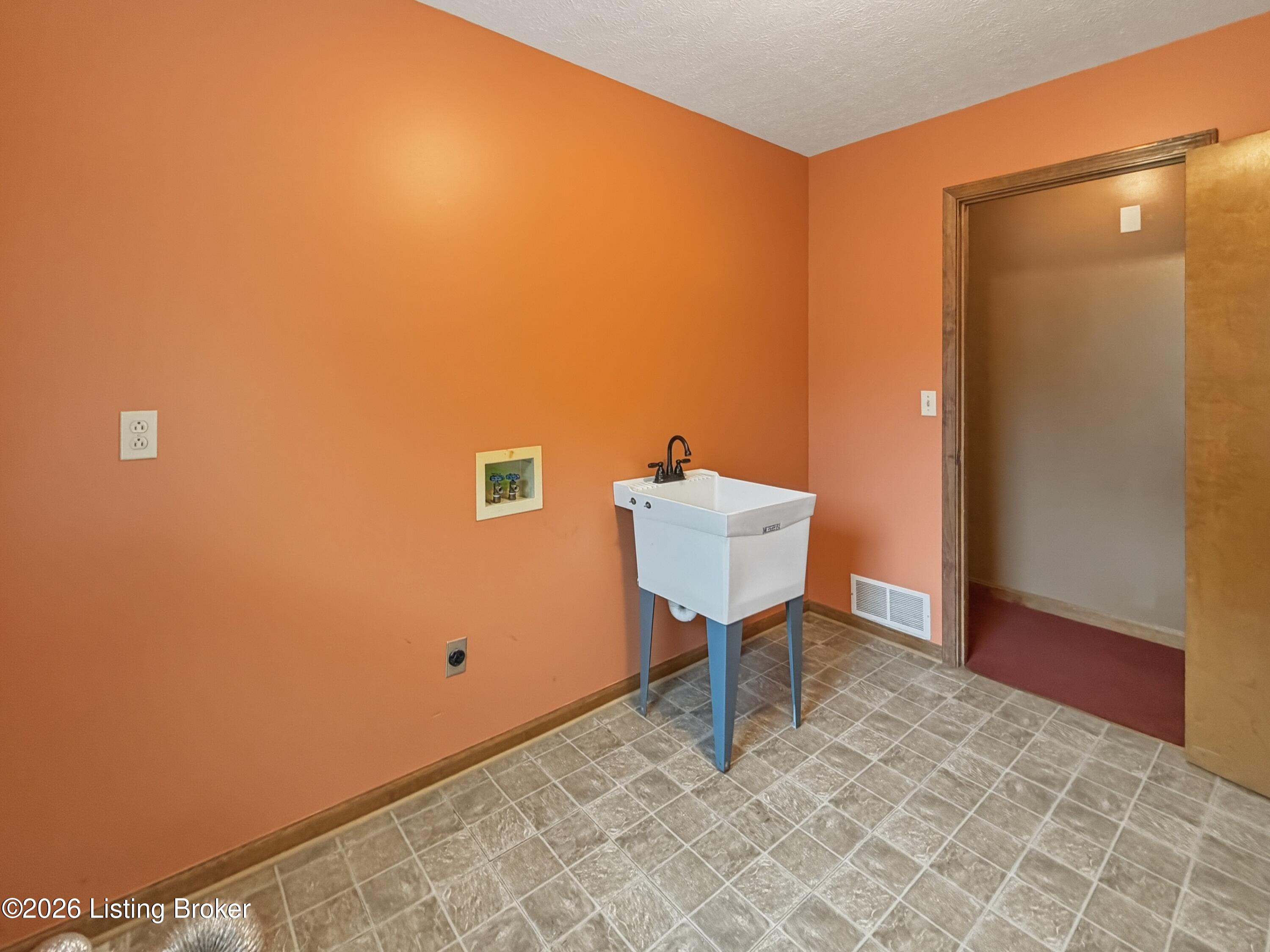 65 Brenda Ct Property Photo 19