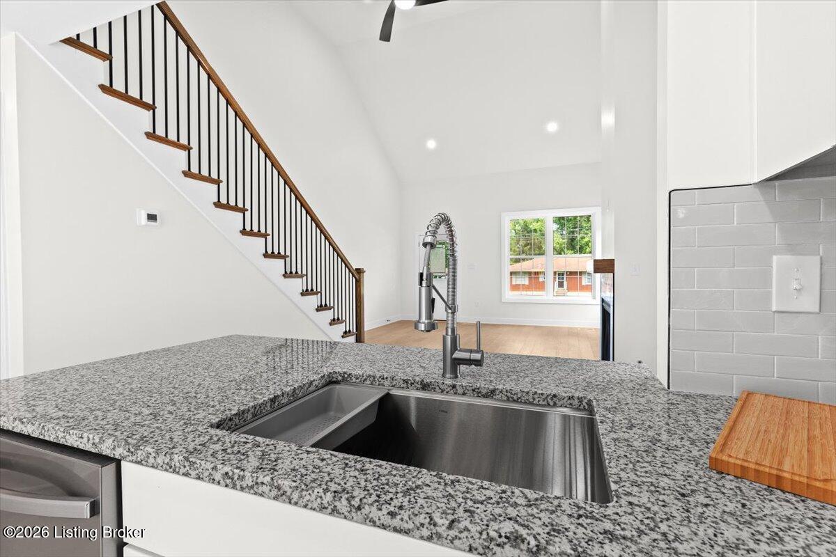 6702 Shirley Ave Property Photo 17