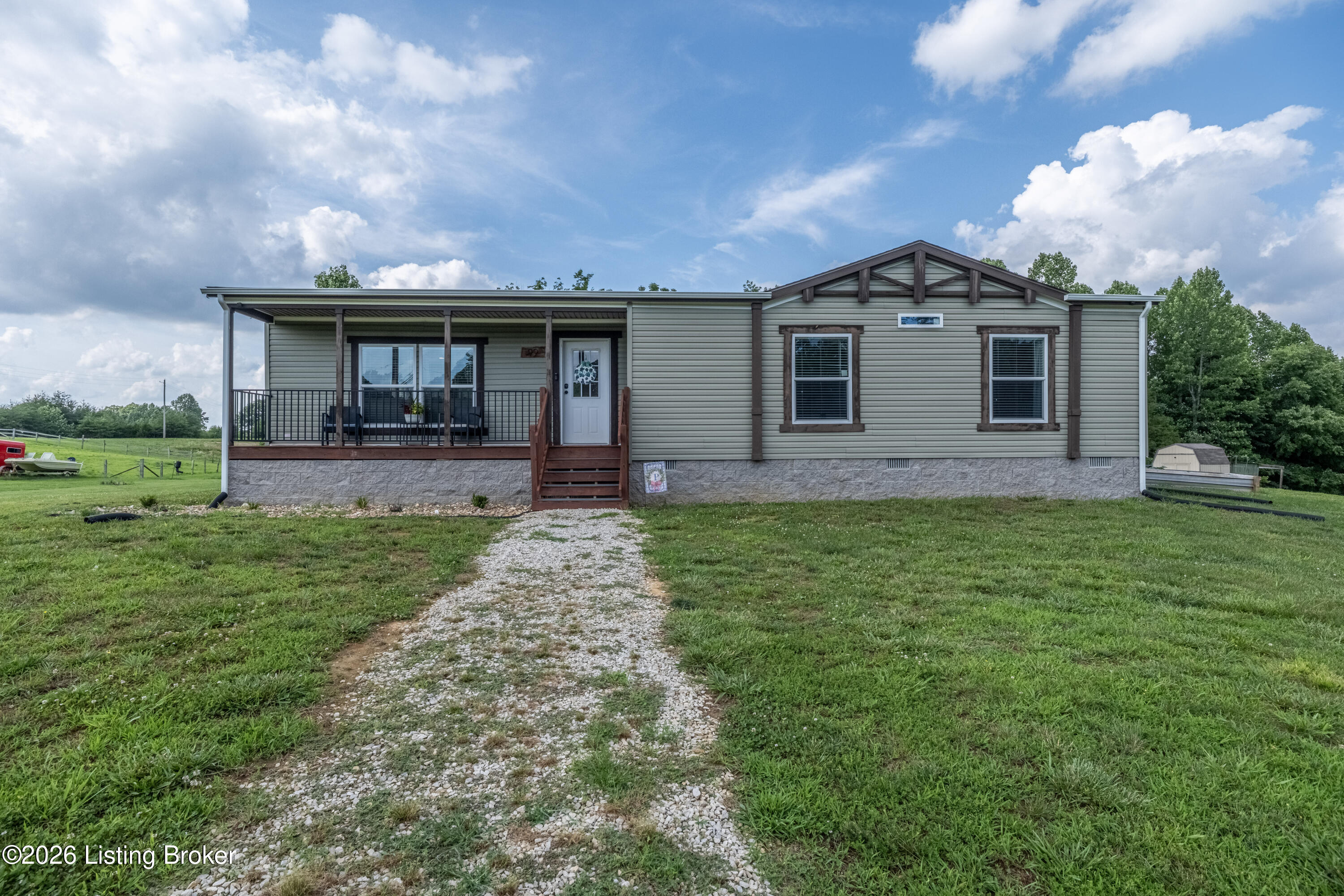 99 Lookout Loop Property Photo 3