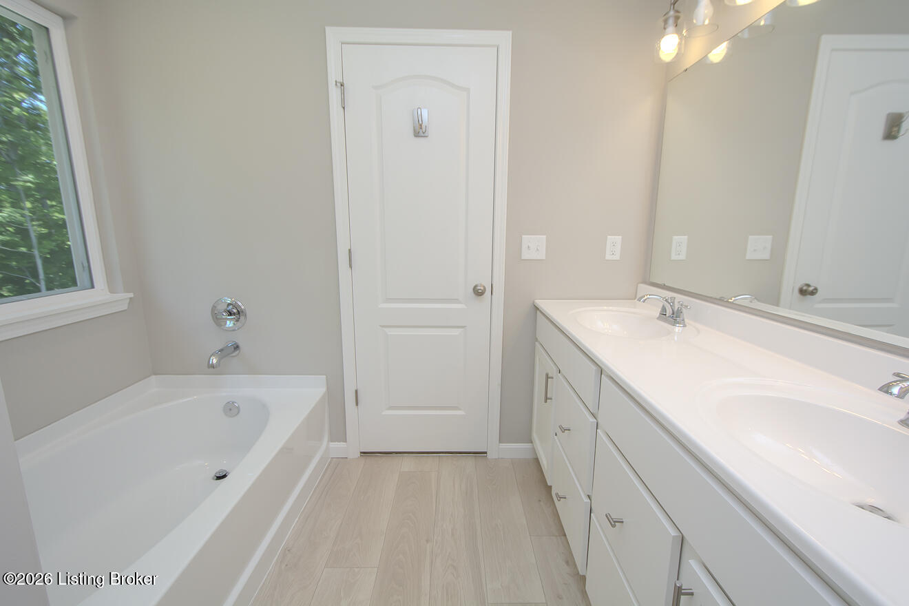 17801 Bridle Run Dr Property Photo 38