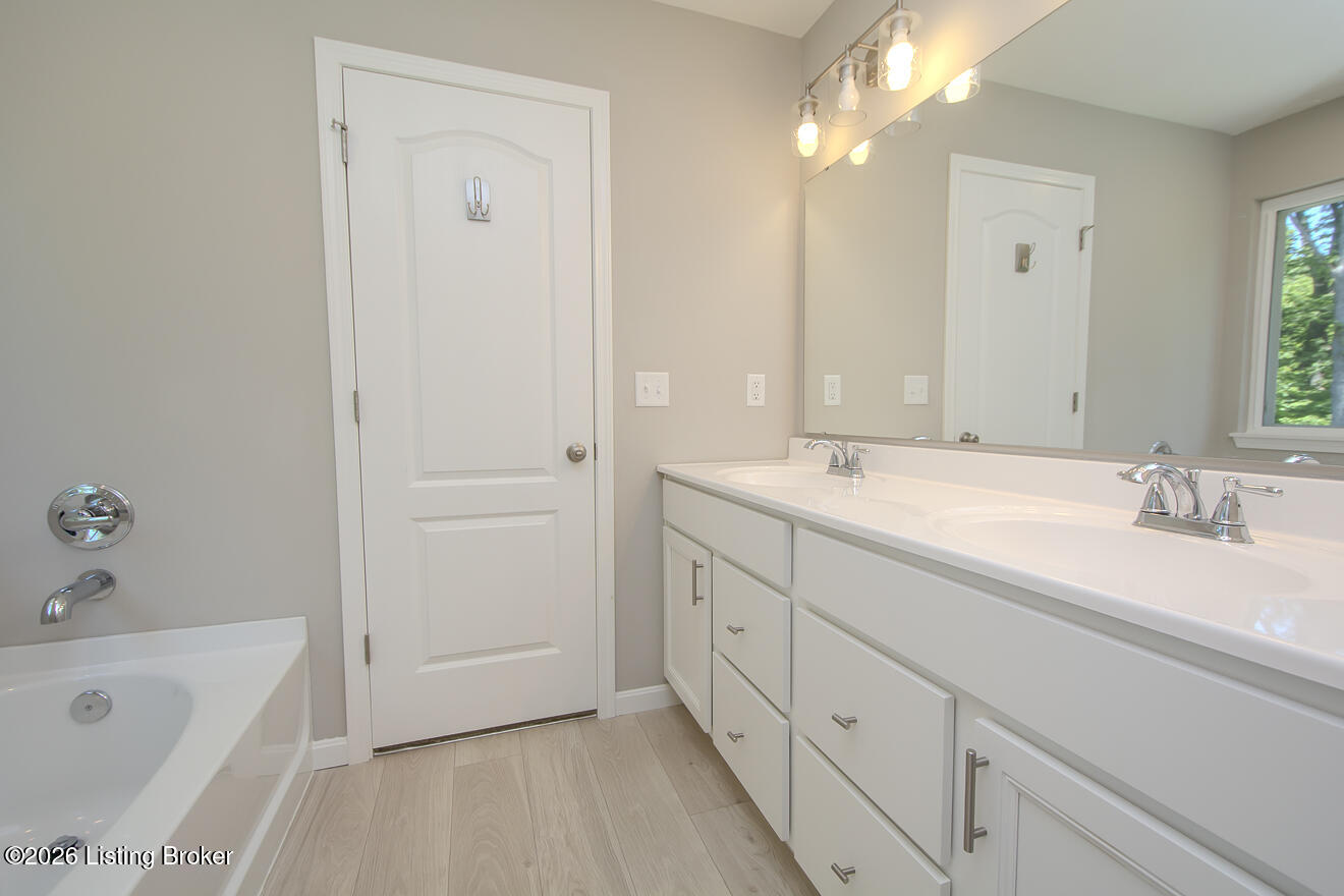 17801 Bridle Run Dr Property Photo 39