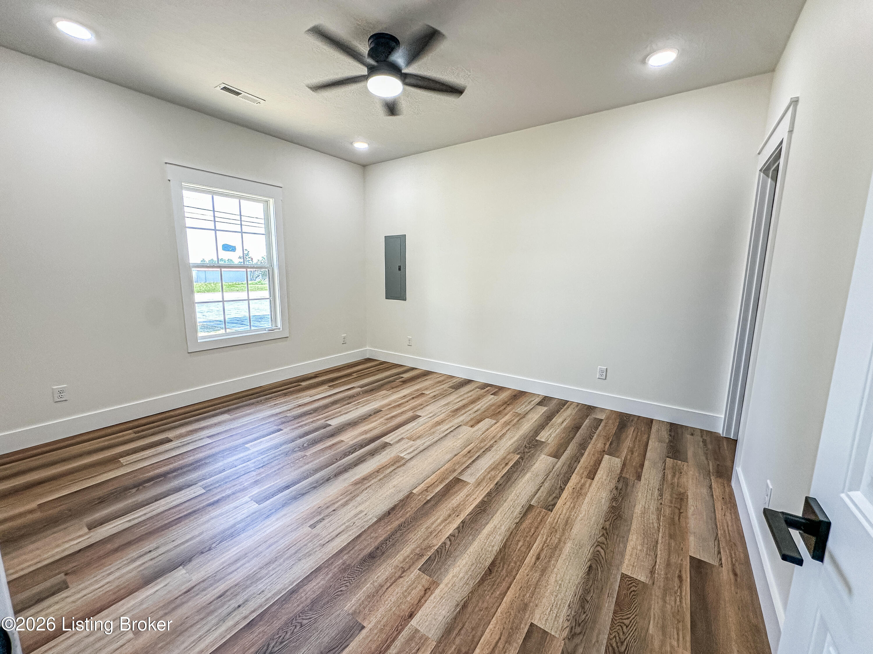 203 Spring St Property Photo 7