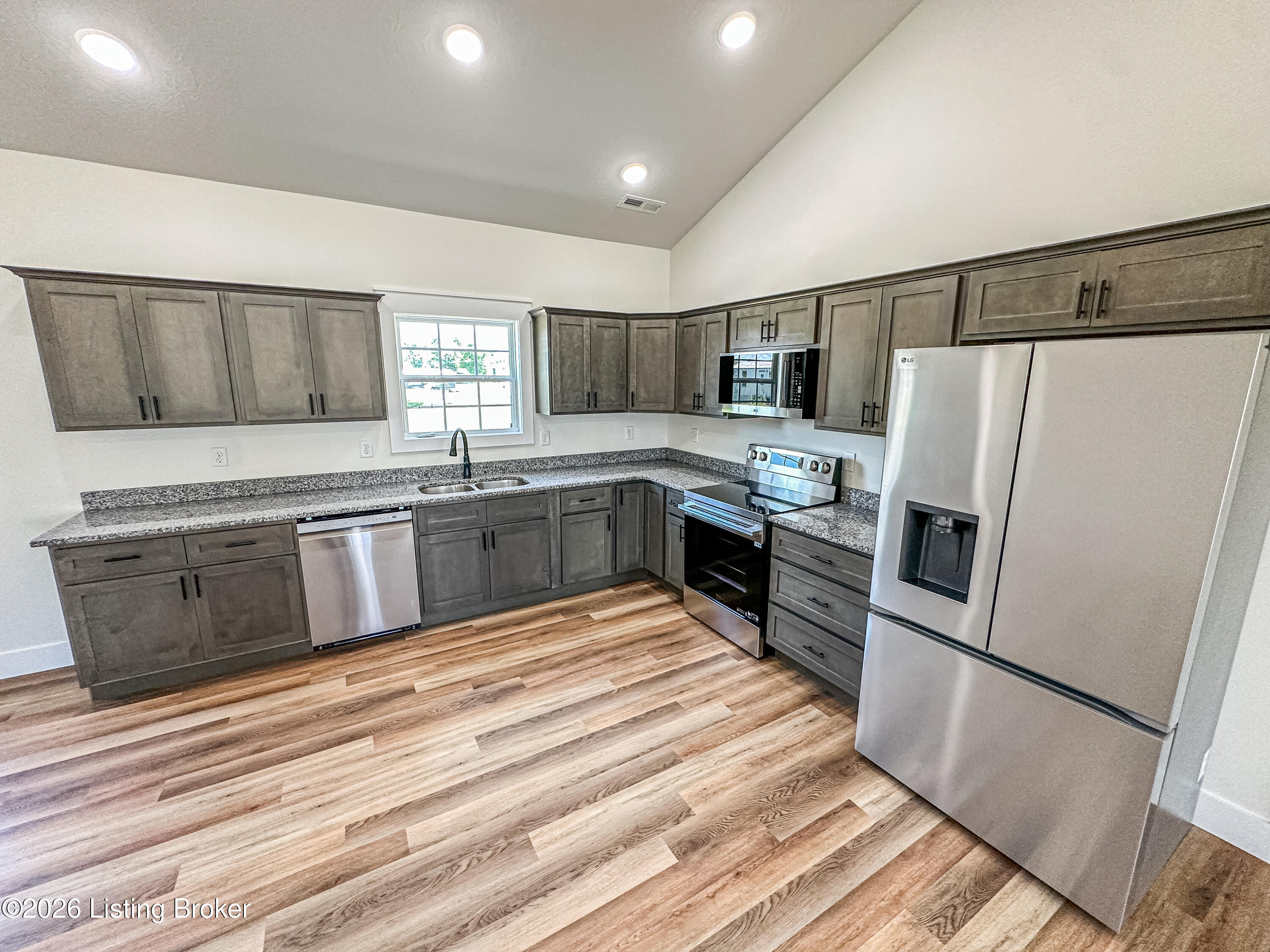 203 Spring St Property Photo 11