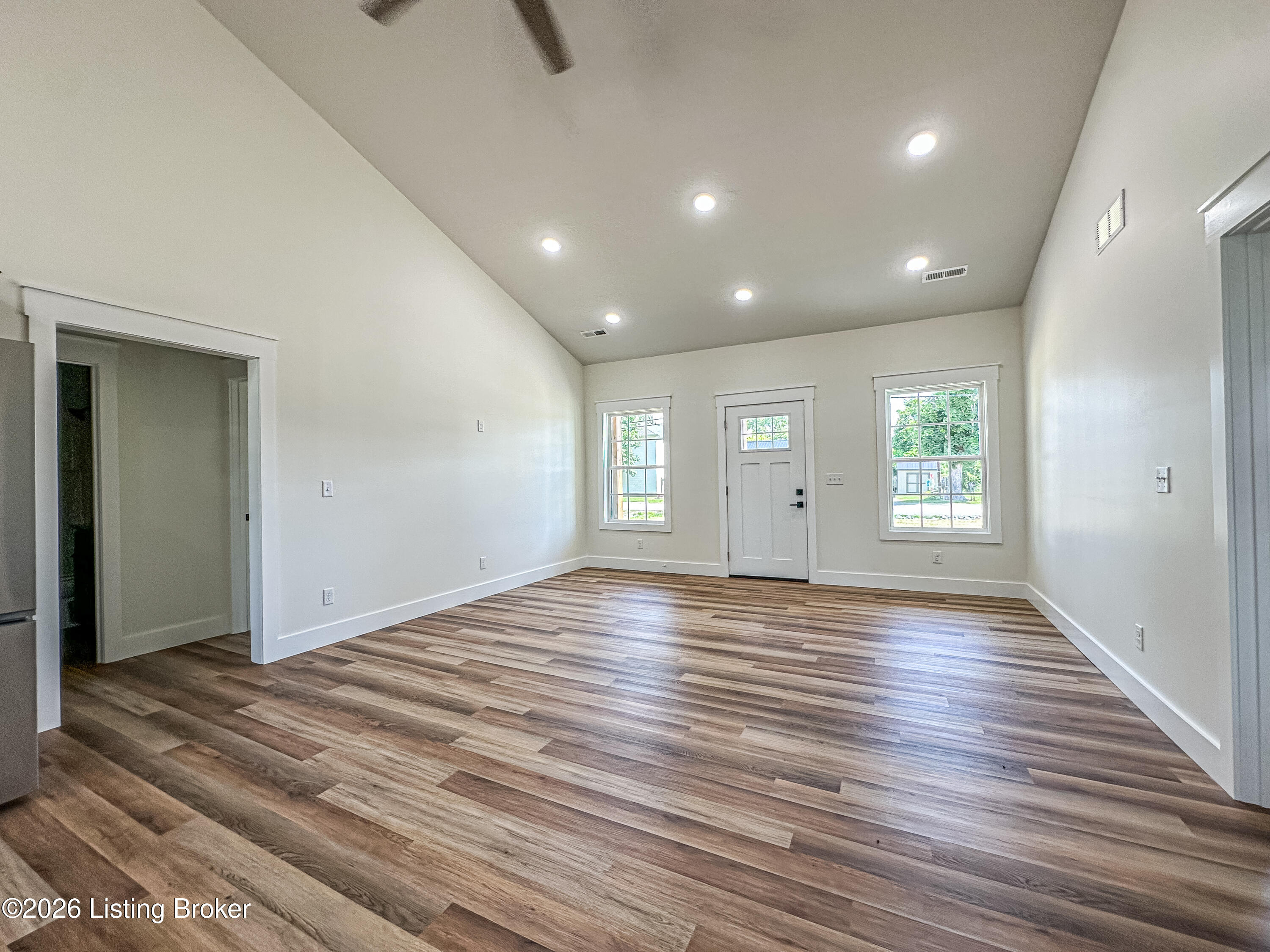203 Spring St Property Photo 14