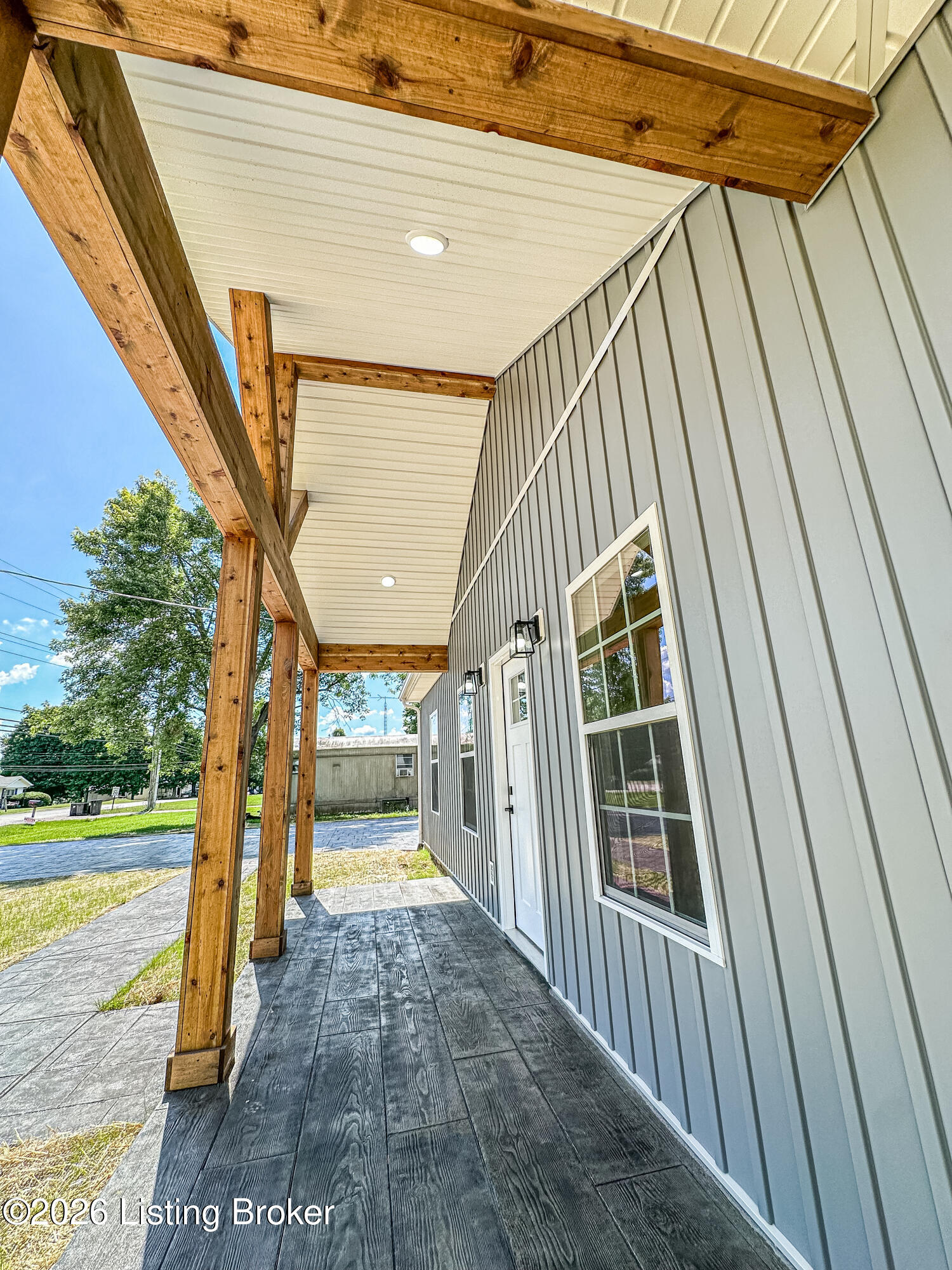 203 Spring St Property Photo 24