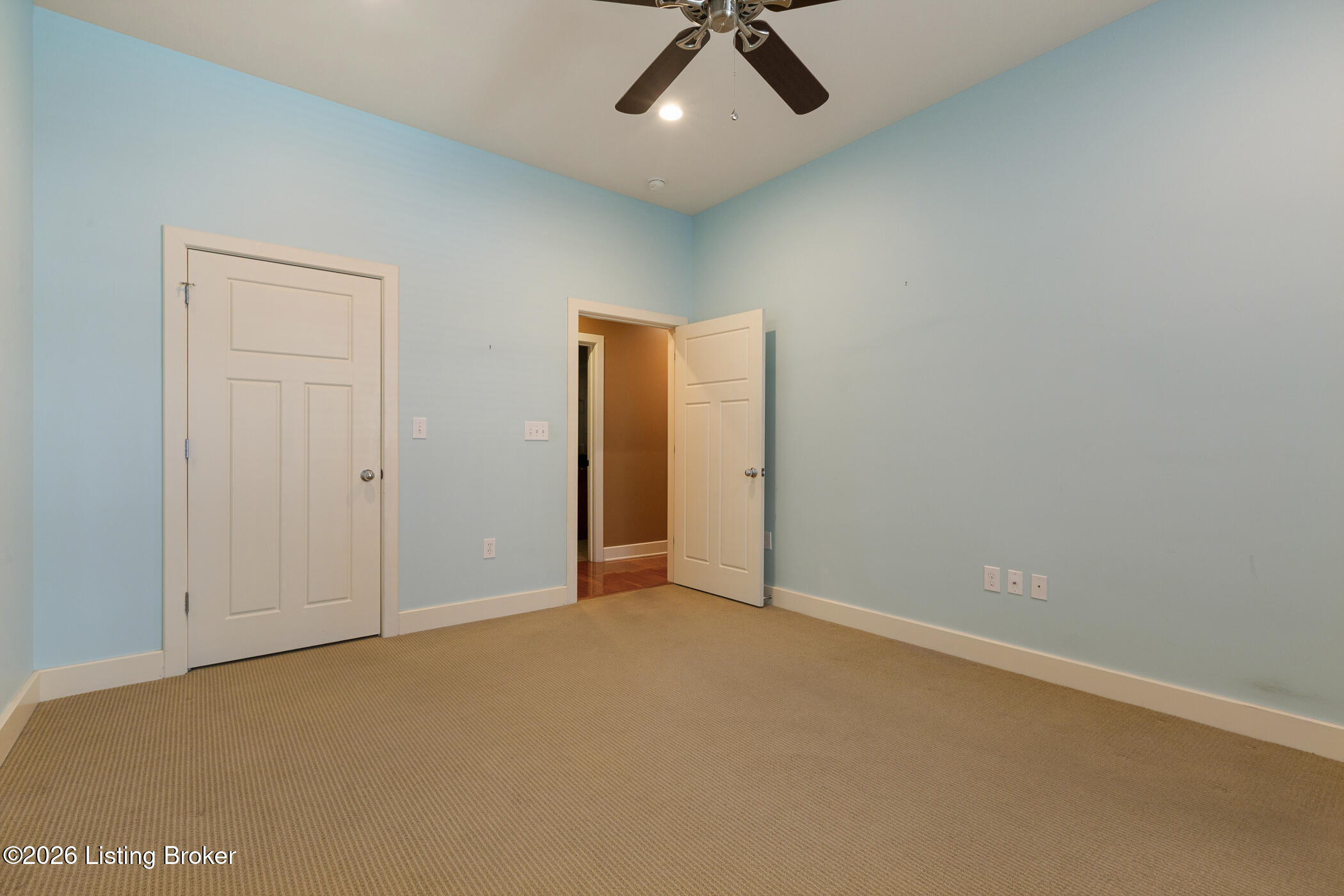 324 E Main St 213 Property Photo 35