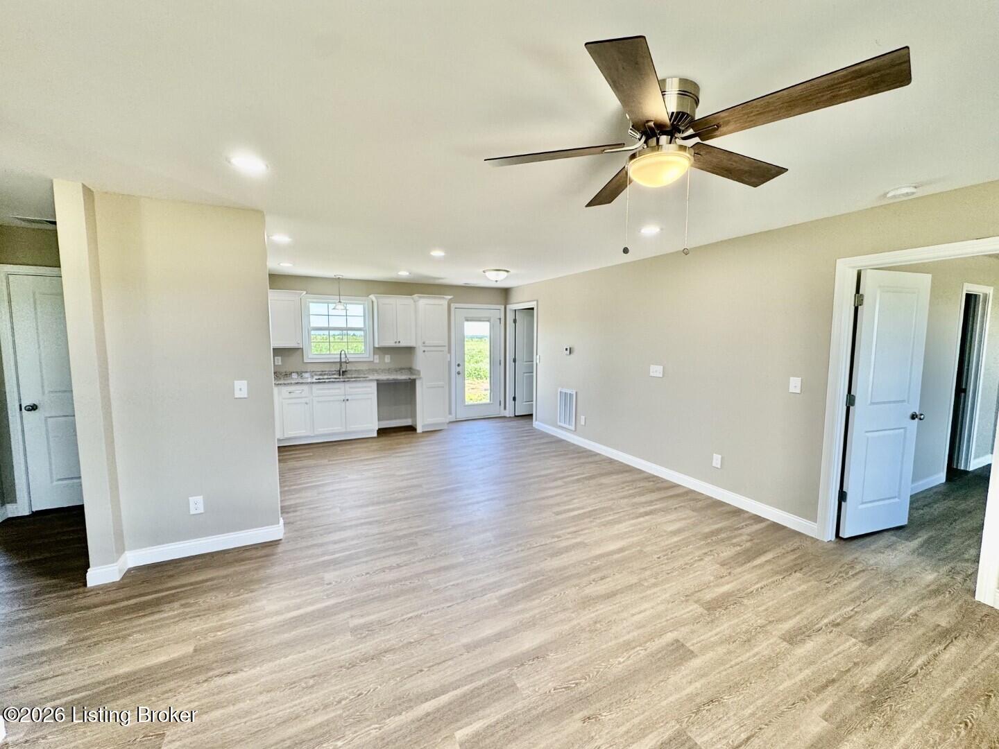1574 Old Perryville Loop Property Photo 3