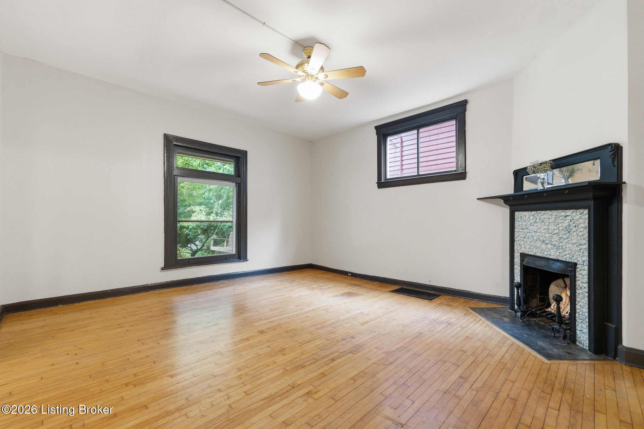 1116 Everett Ave Property Photo 12