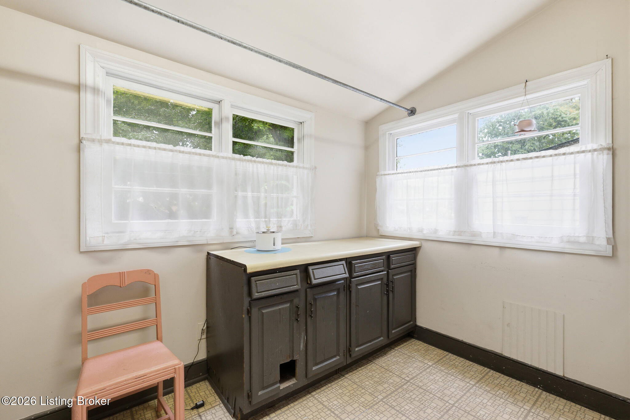 1116 Everett Ave Property Photo 37