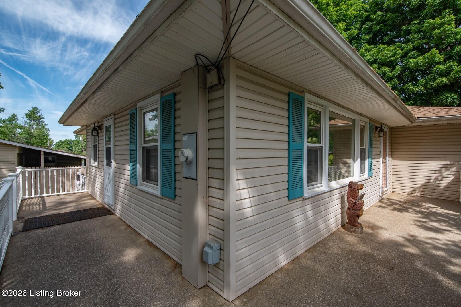 427 S Deepwood Dr Property Photo 10