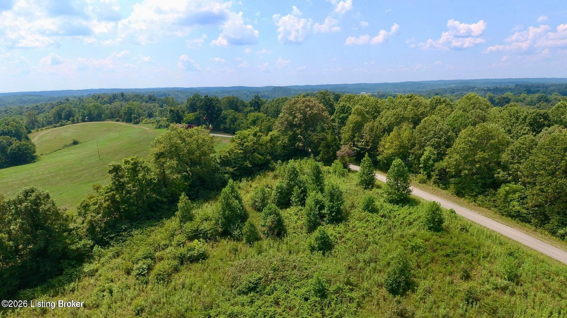 401 Fox Run Rd Property Photo 6