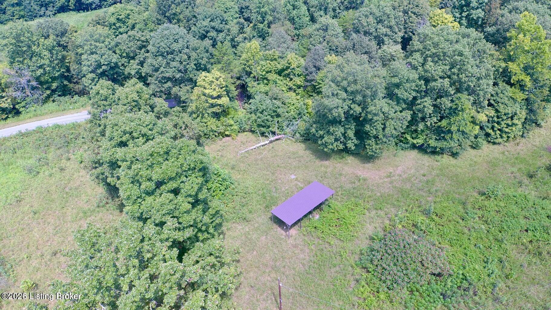 401 Fox Run Rd Property Photo 7