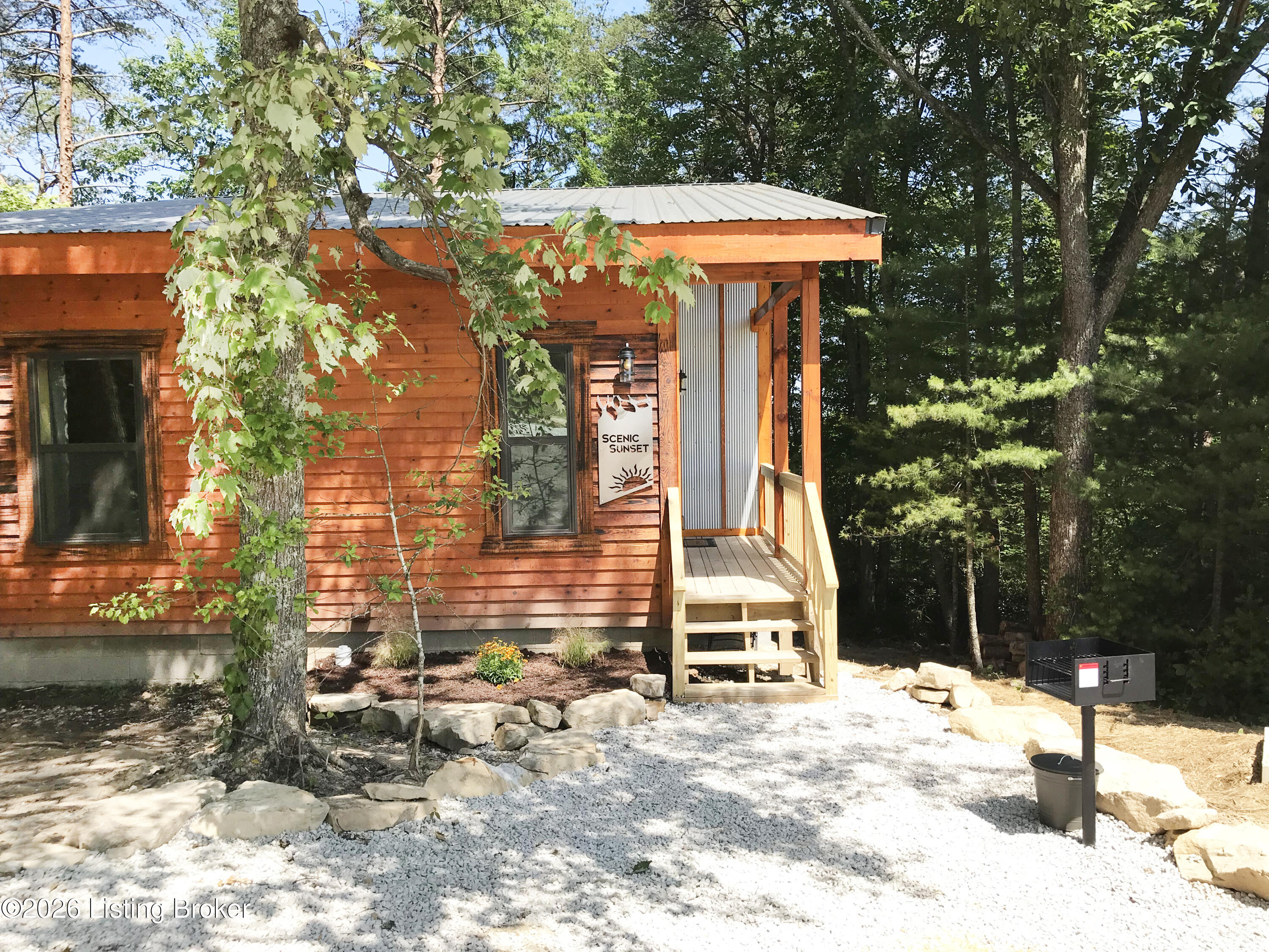 578 Scenic Heights Rd Property Photo 2