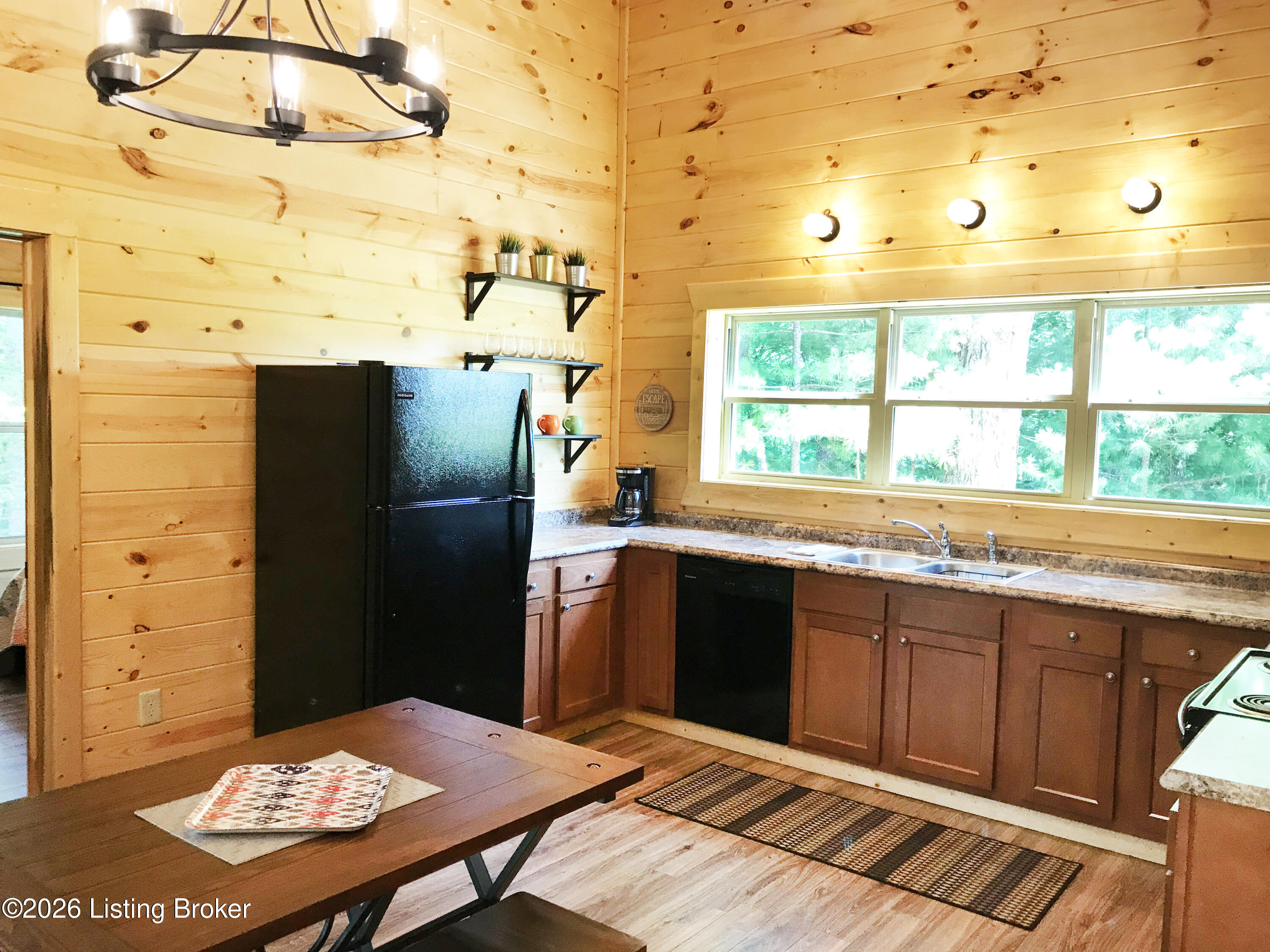 578 Scenic Heights Rd Property Photo 10