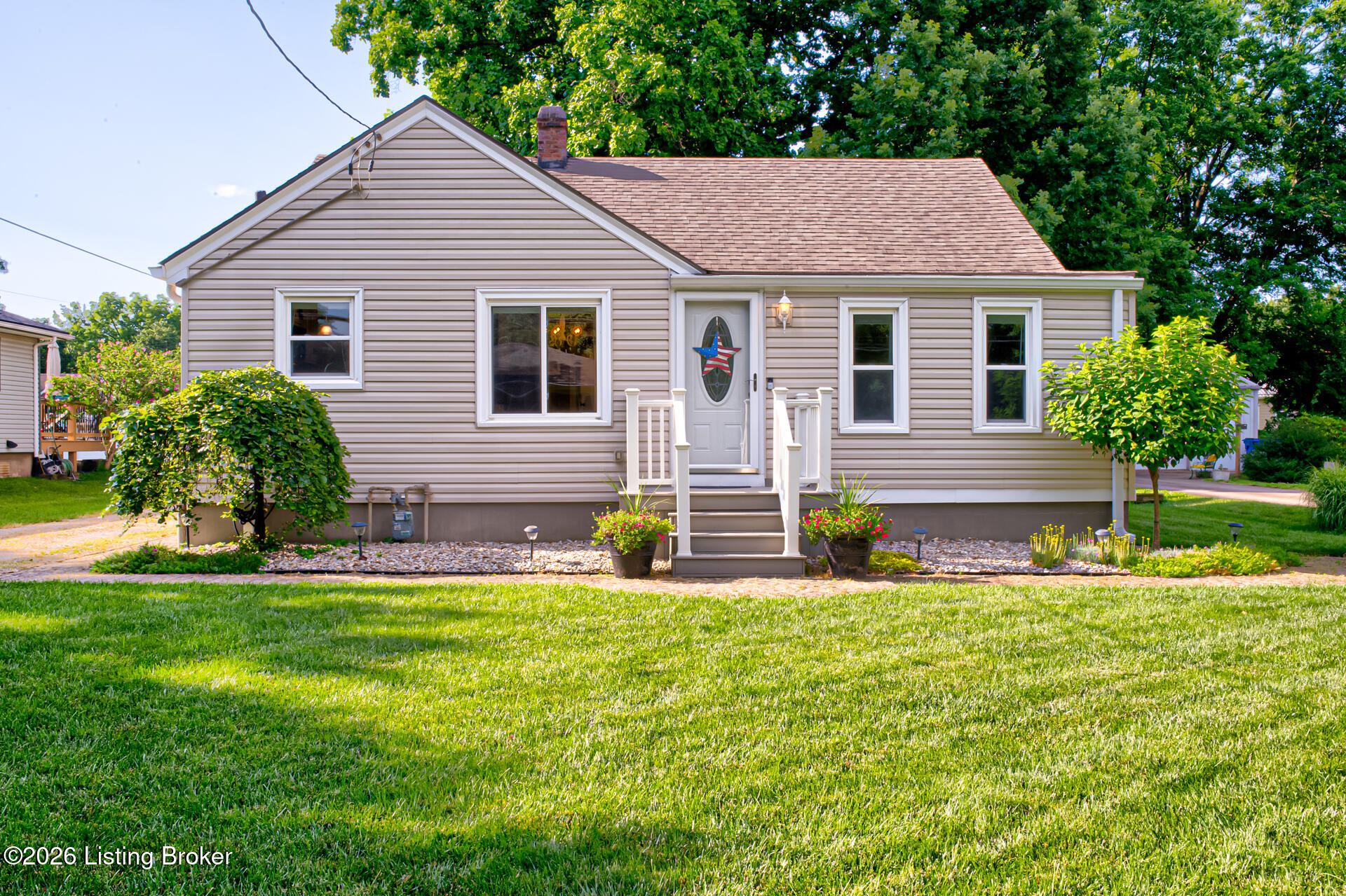 11612 Frank Ave Property Photo 1