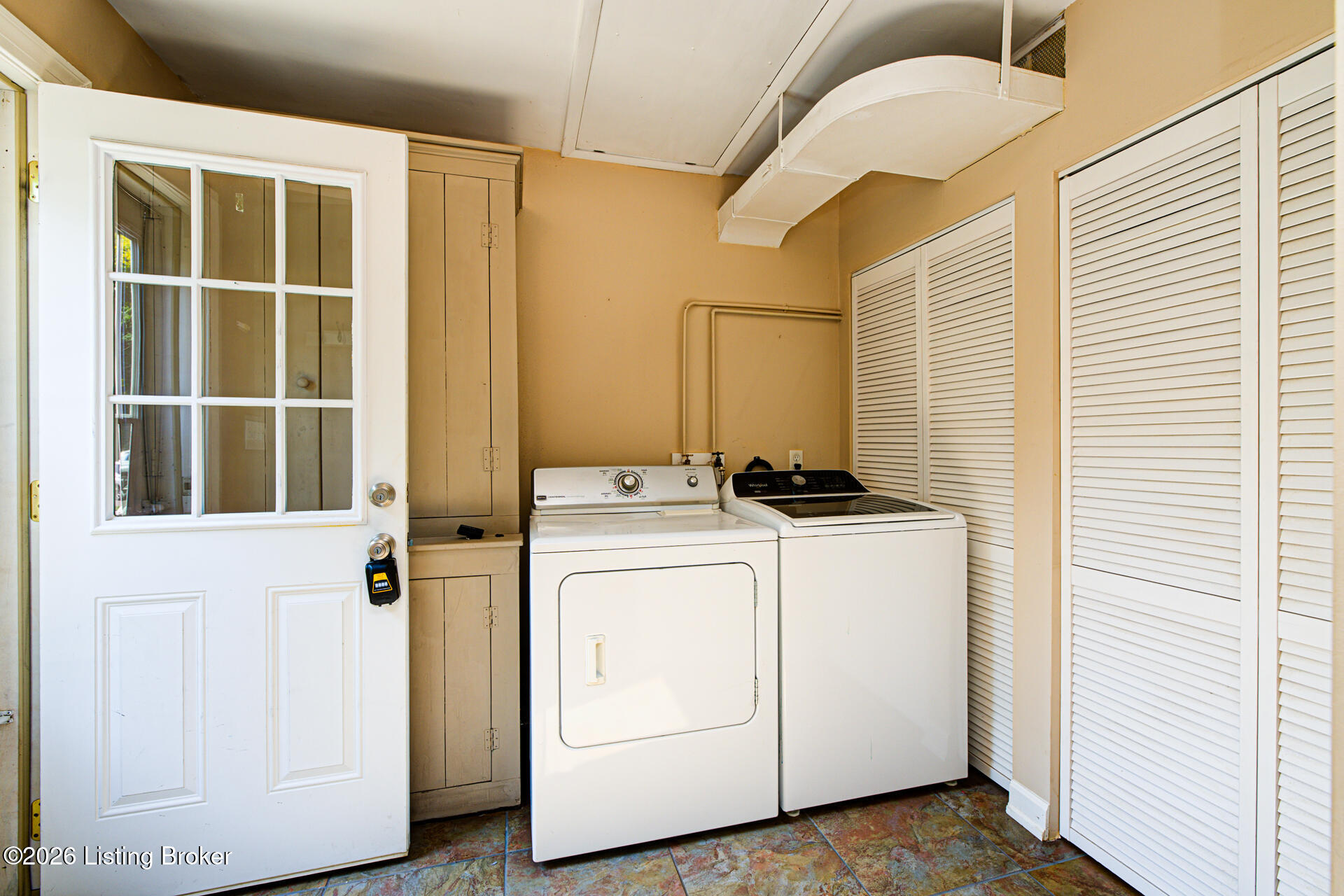 11612 Frank Ave Property Photo 22