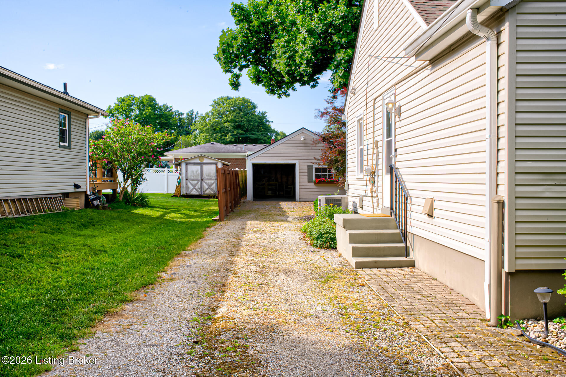 11612 Frank Ave Property Photo 23