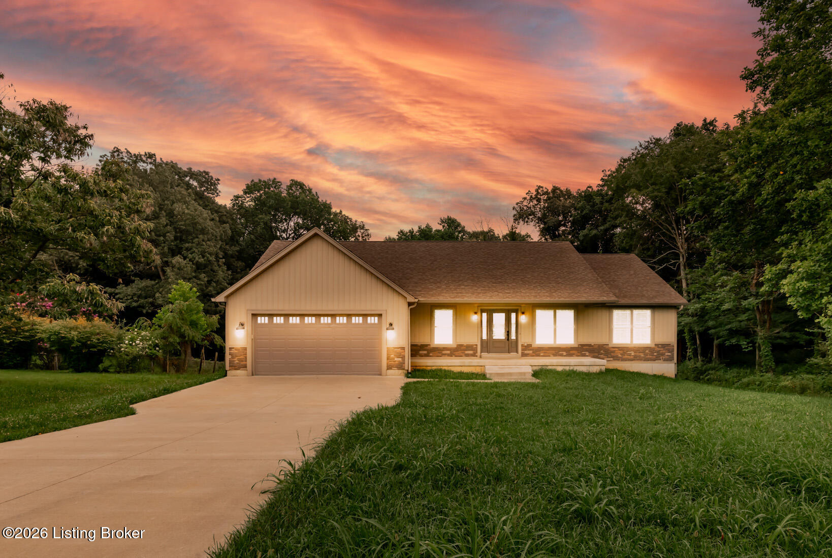 369 Meadowview Dr Property Photo 1