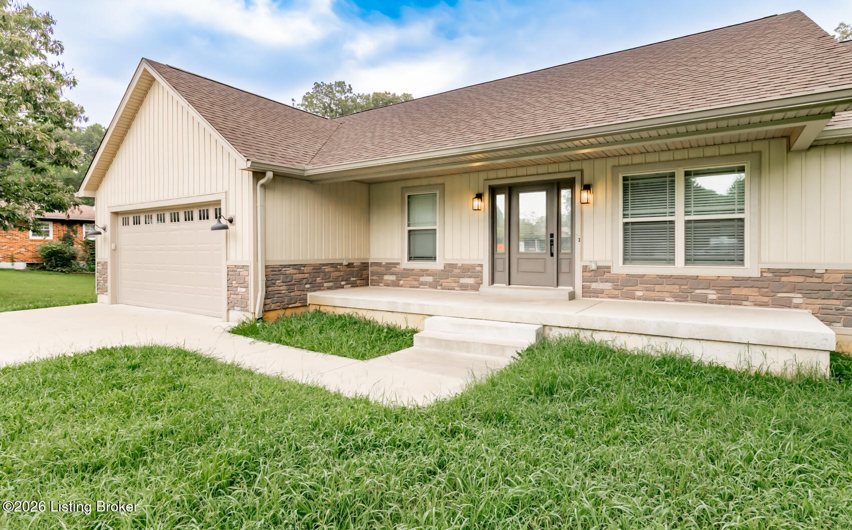 369 Meadowview Dr Property Photo 3